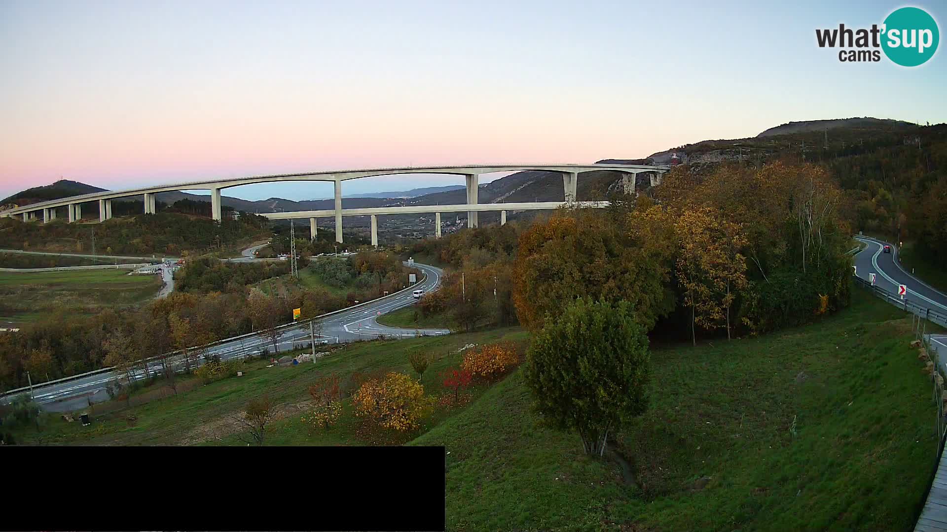 Live cam Črni Kal Viaduc – Viki Burger