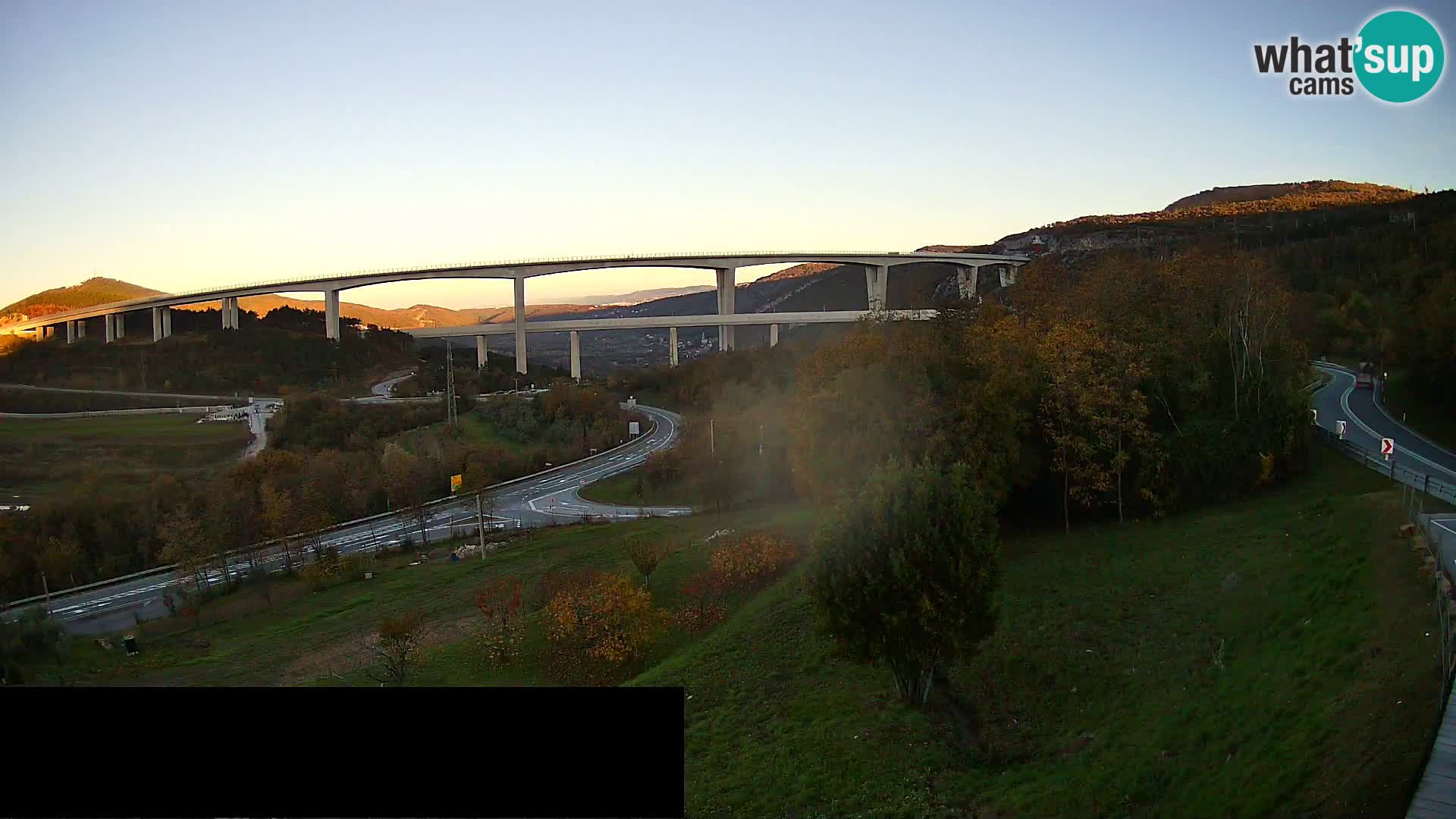 Camera en vivo Črni Kal Viaducto – Viki Burger