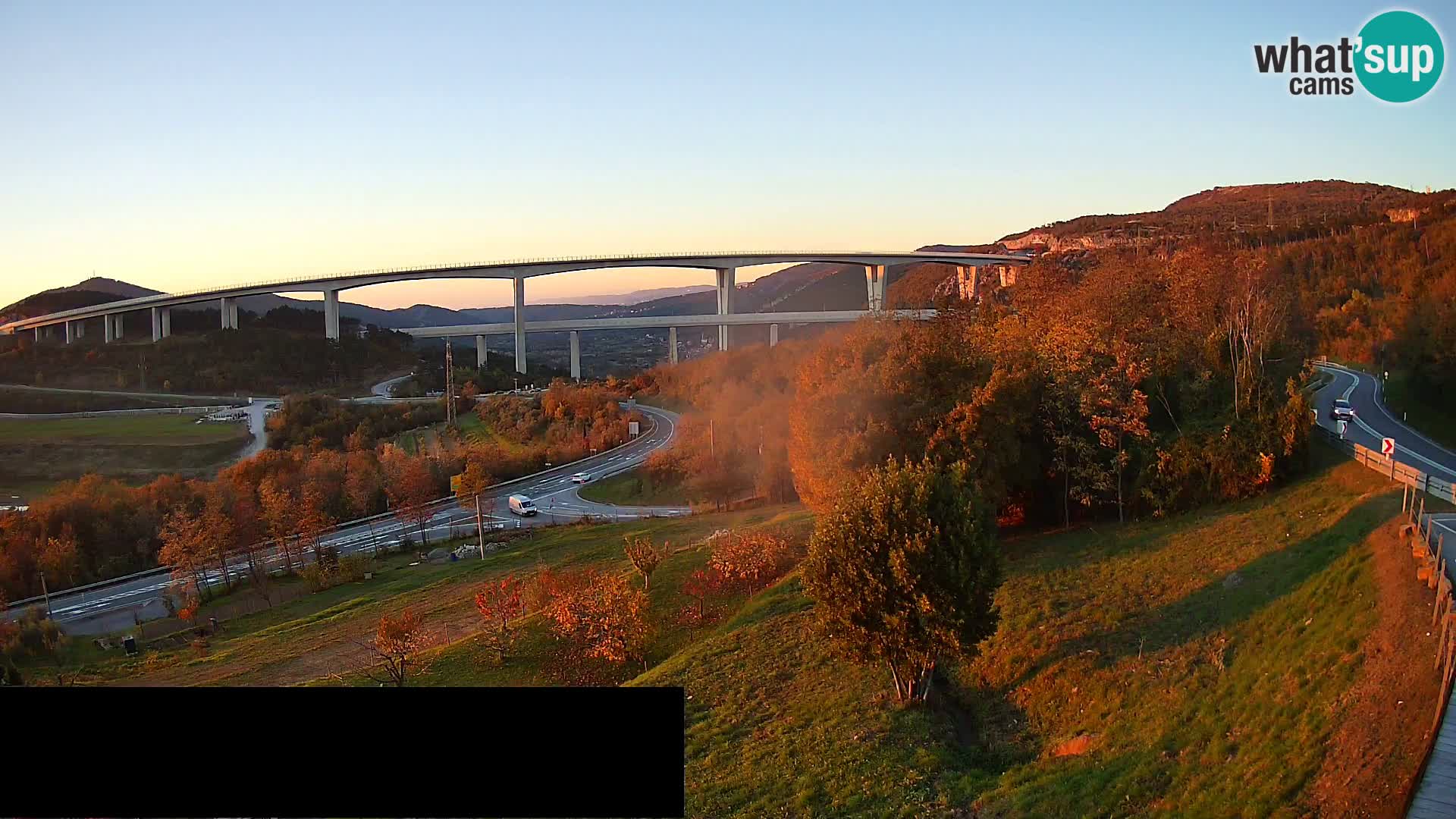Live cam Črni Kal Viaduc – Viki Burger