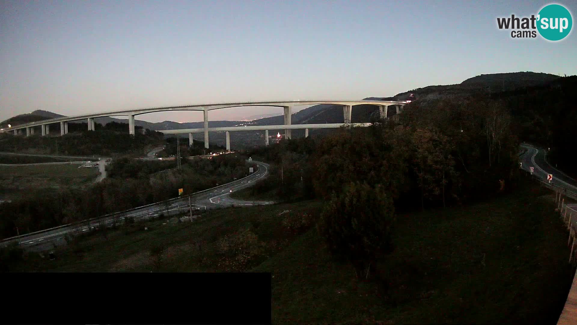 Live cam Črni Kal Viaduc – Viki Burger