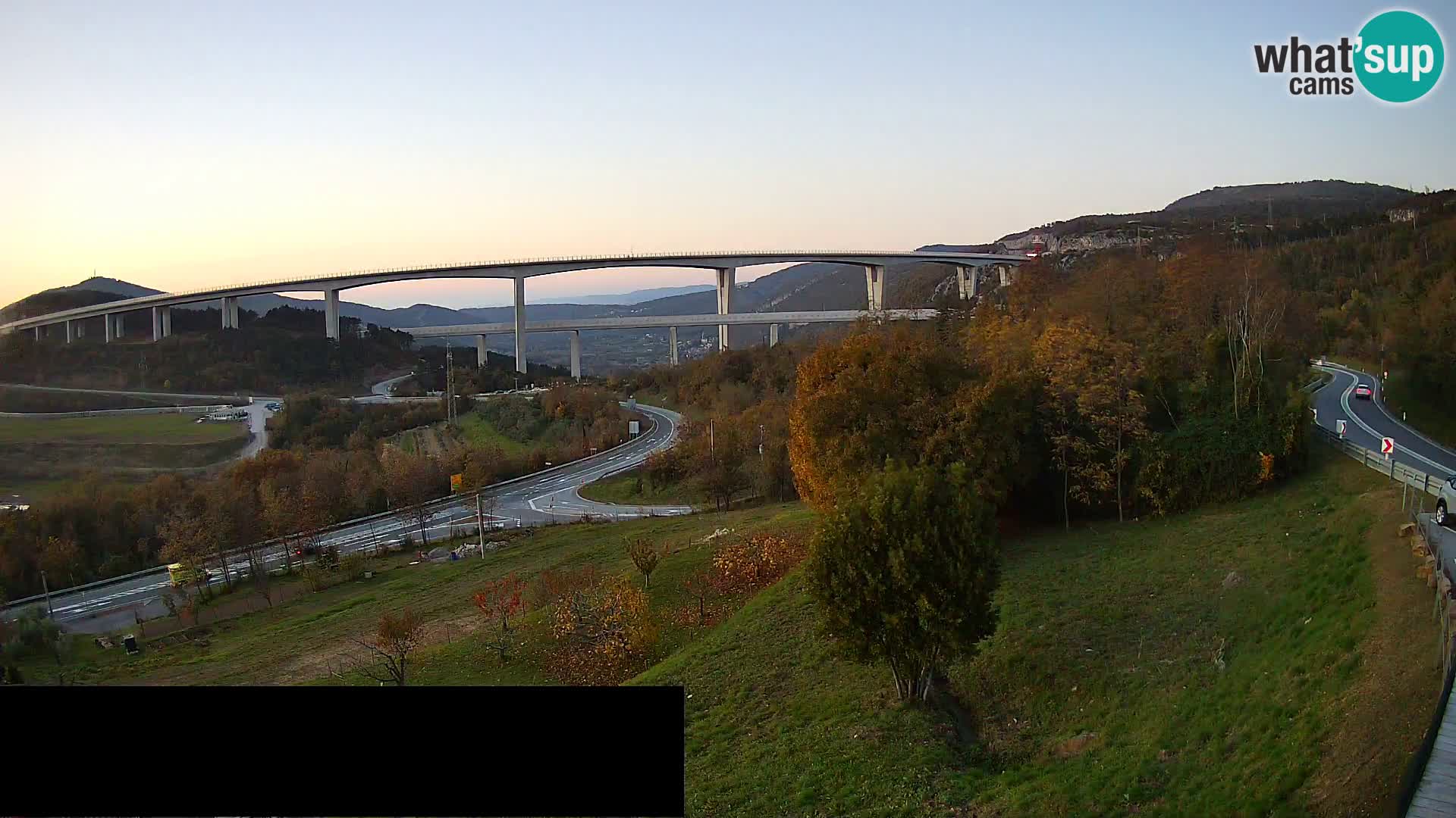 Live cam Črni Kal Viaduc – Viki Burger