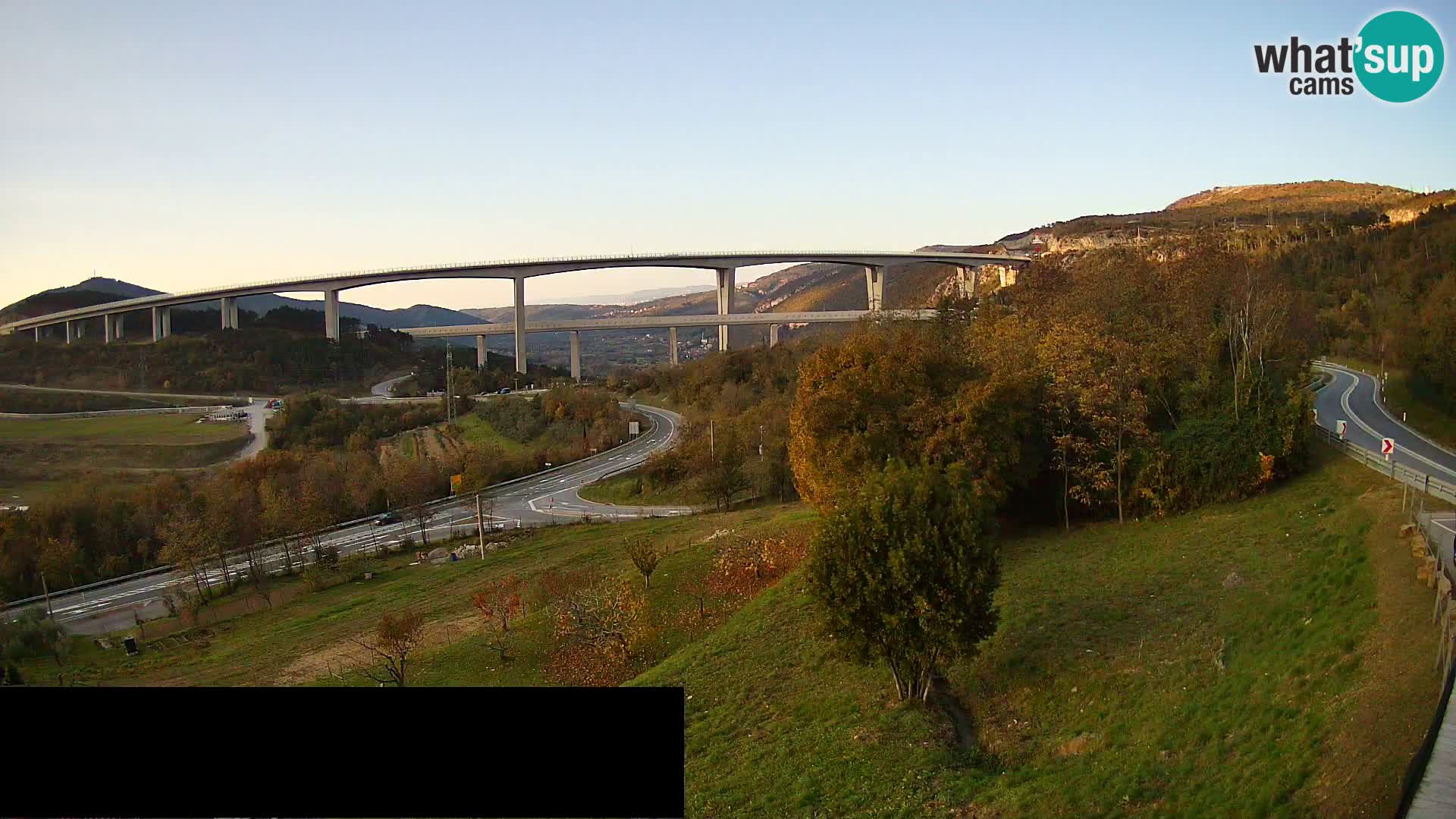 Webcam Črni Kal Viaduct – view from Viki Burger