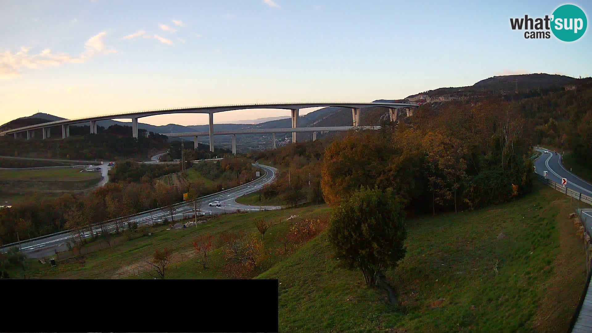 Webcam Črni Kal Viaduct – view from Viki Burger