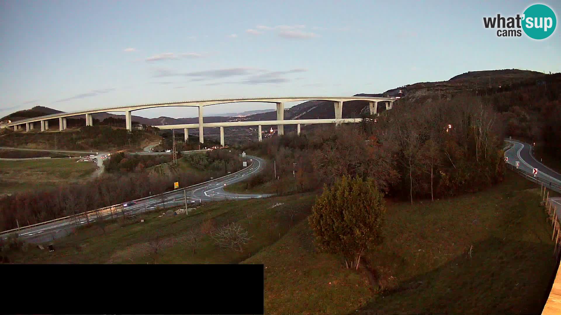 Web kamera Črni Kal Viadukt – pogled sa Viki Burgerja