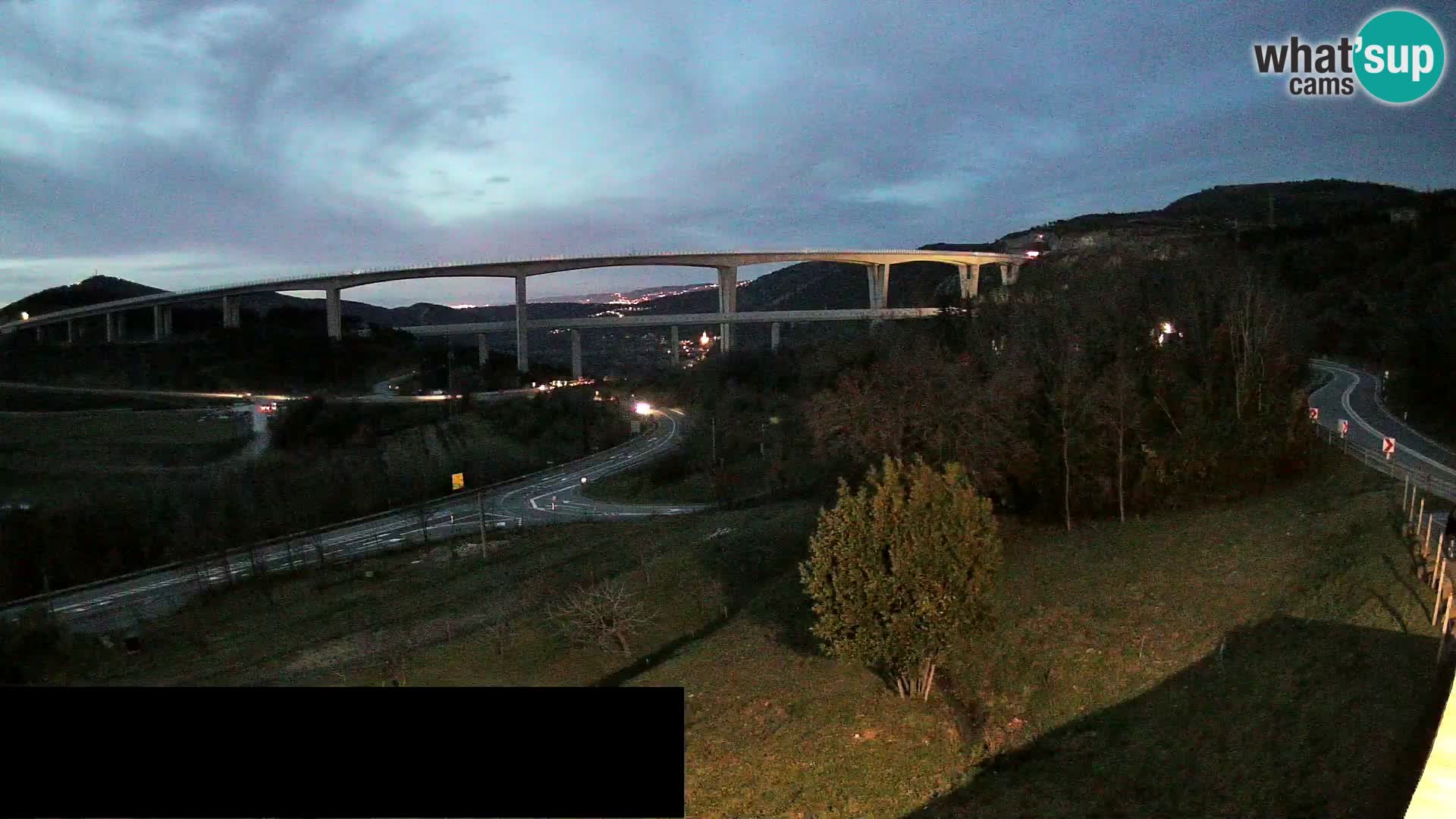 Webcam Črni Kal Viaduct – view from Viki Burger