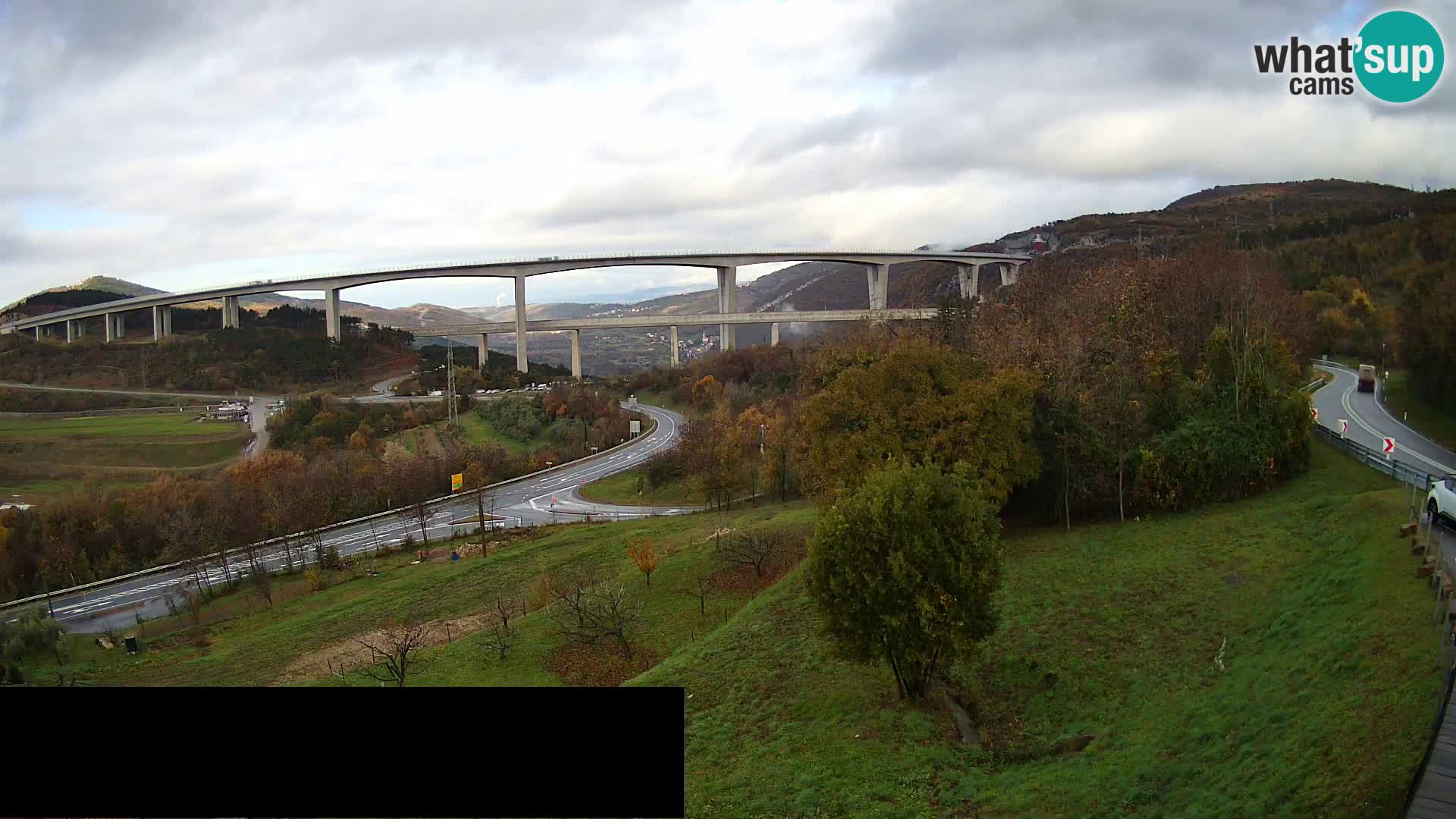 Webcam Črni Kal Viaduct – view from Viki Burger