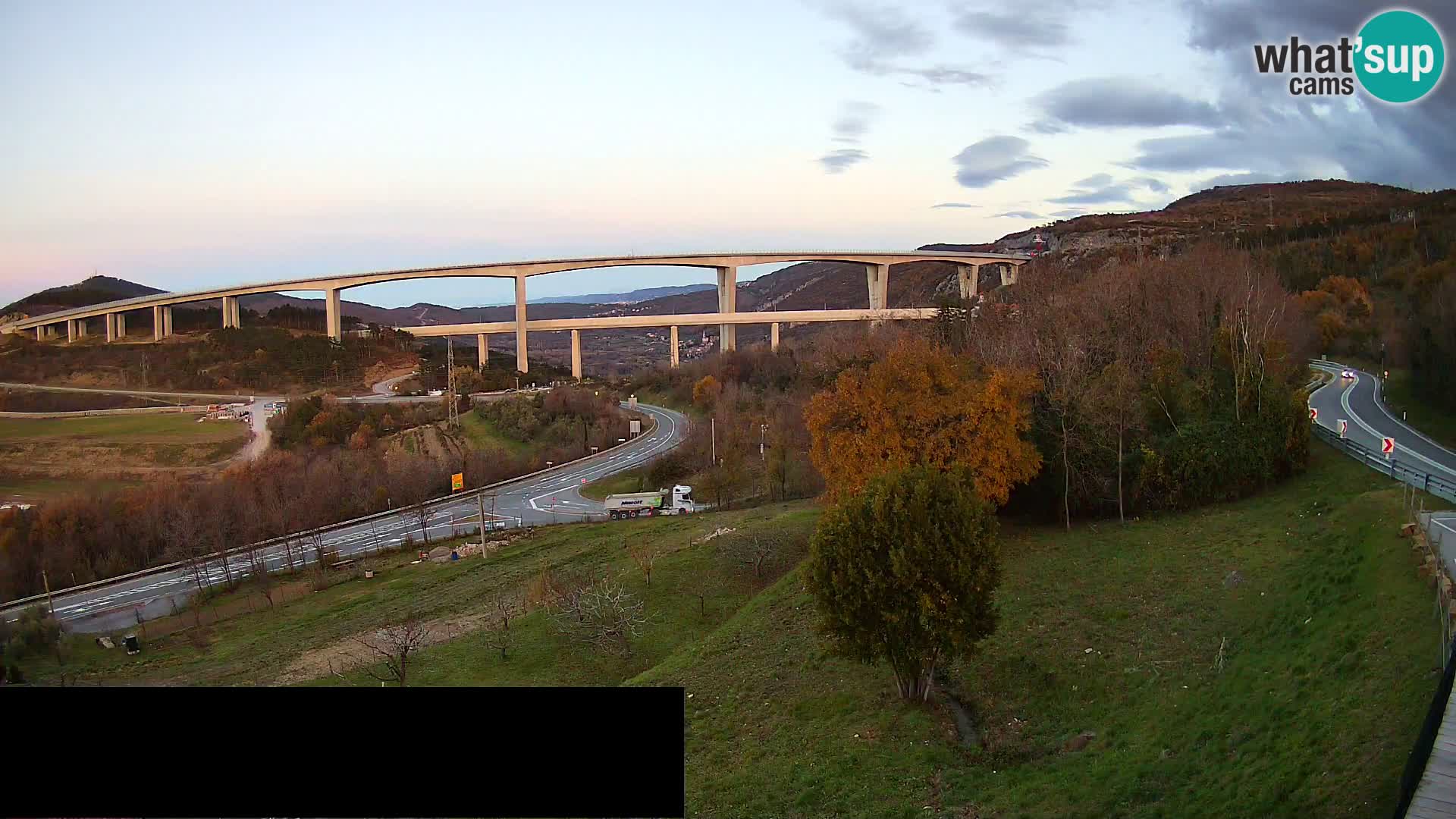 Camera en vivo Črni Kal Viaducto – Viki Burger