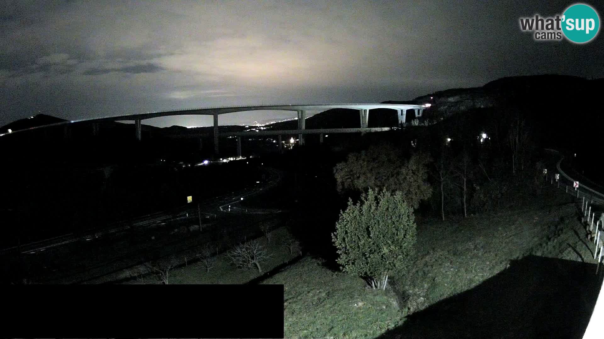 Webcam Črni Kal Viaduct – view from Viki Burger