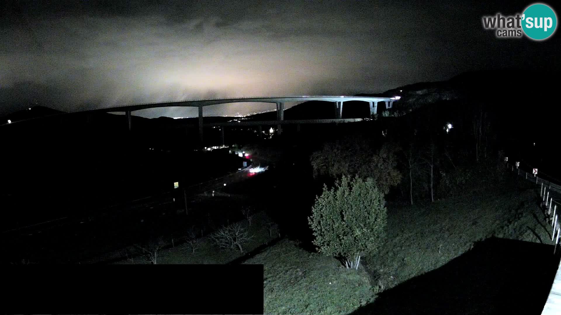 Webcam Črni Kal Viaduct – view from Viki Burger