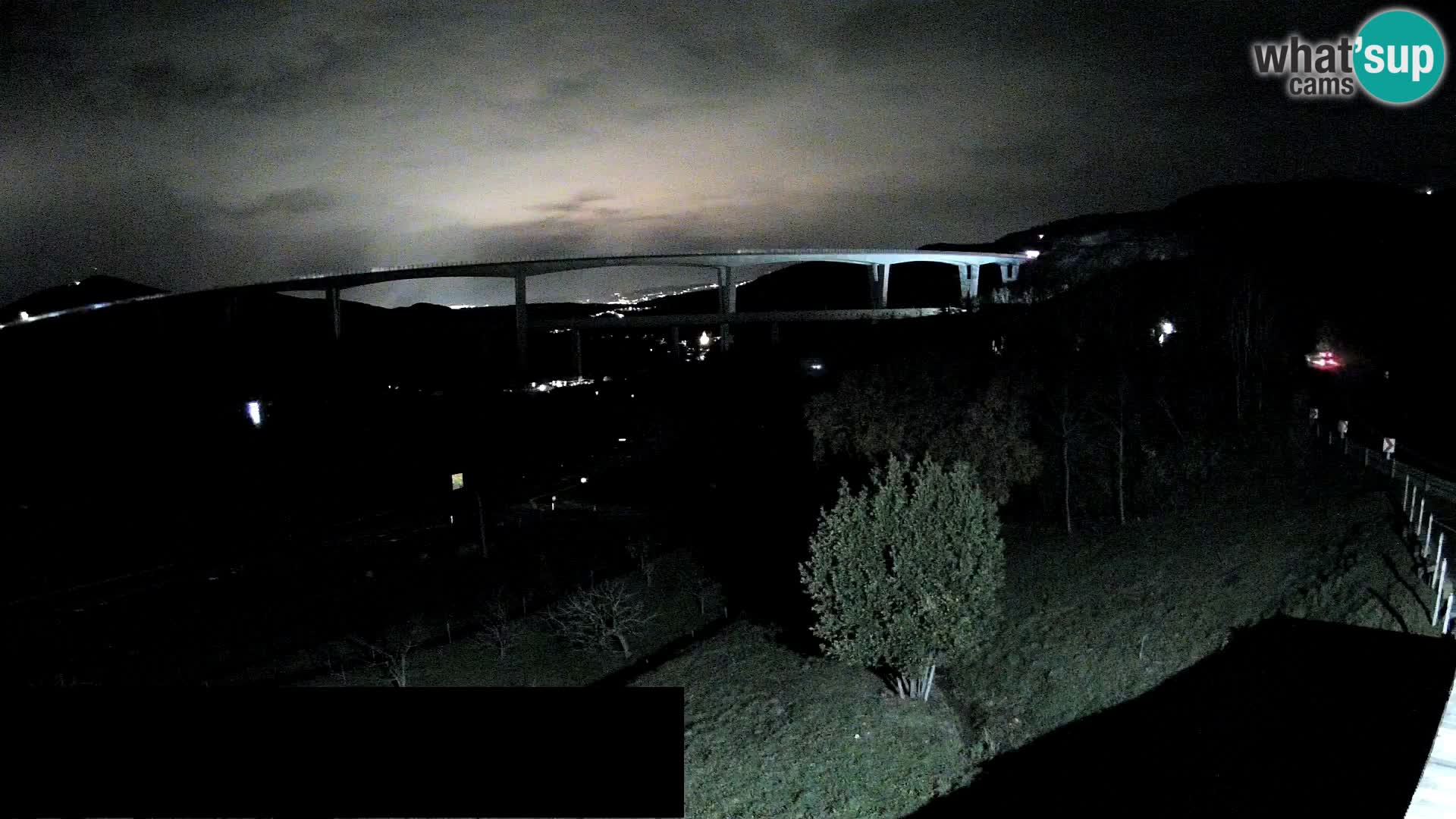 Webcam Črni Kal Viaduct – view from Viki Burger