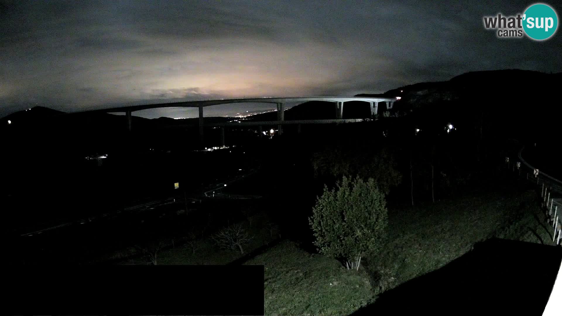 Camera en vivo Črni Kal Viaducto – Viki Burger