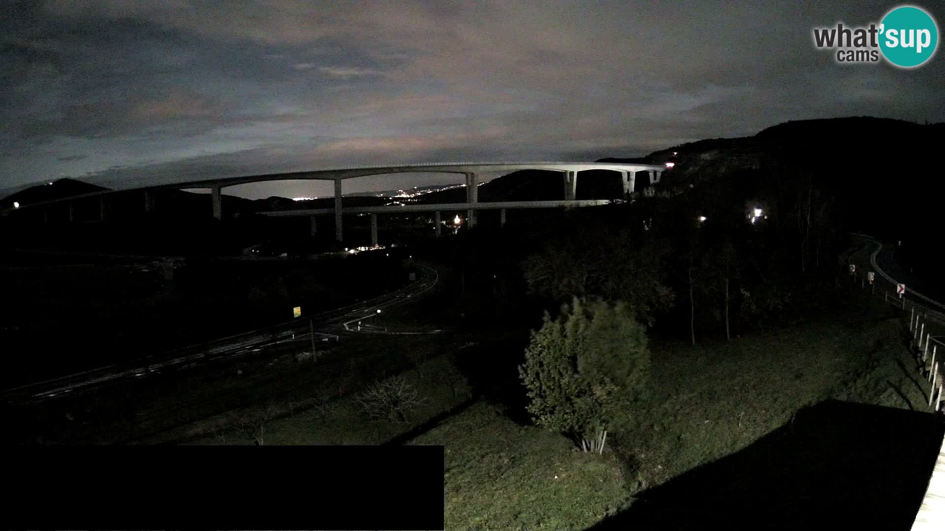 Kamera v živo Črni Kal Viadukt – pogled z Viki Burgerja