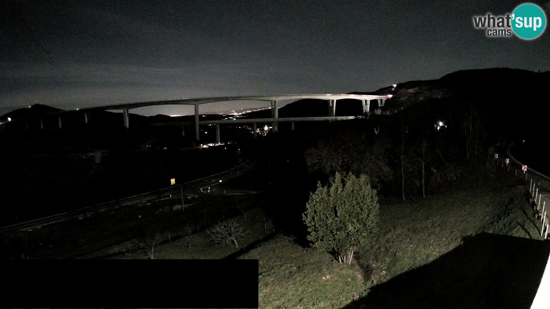 Webcam Črni Kal Viaduct – view from Viki Burger