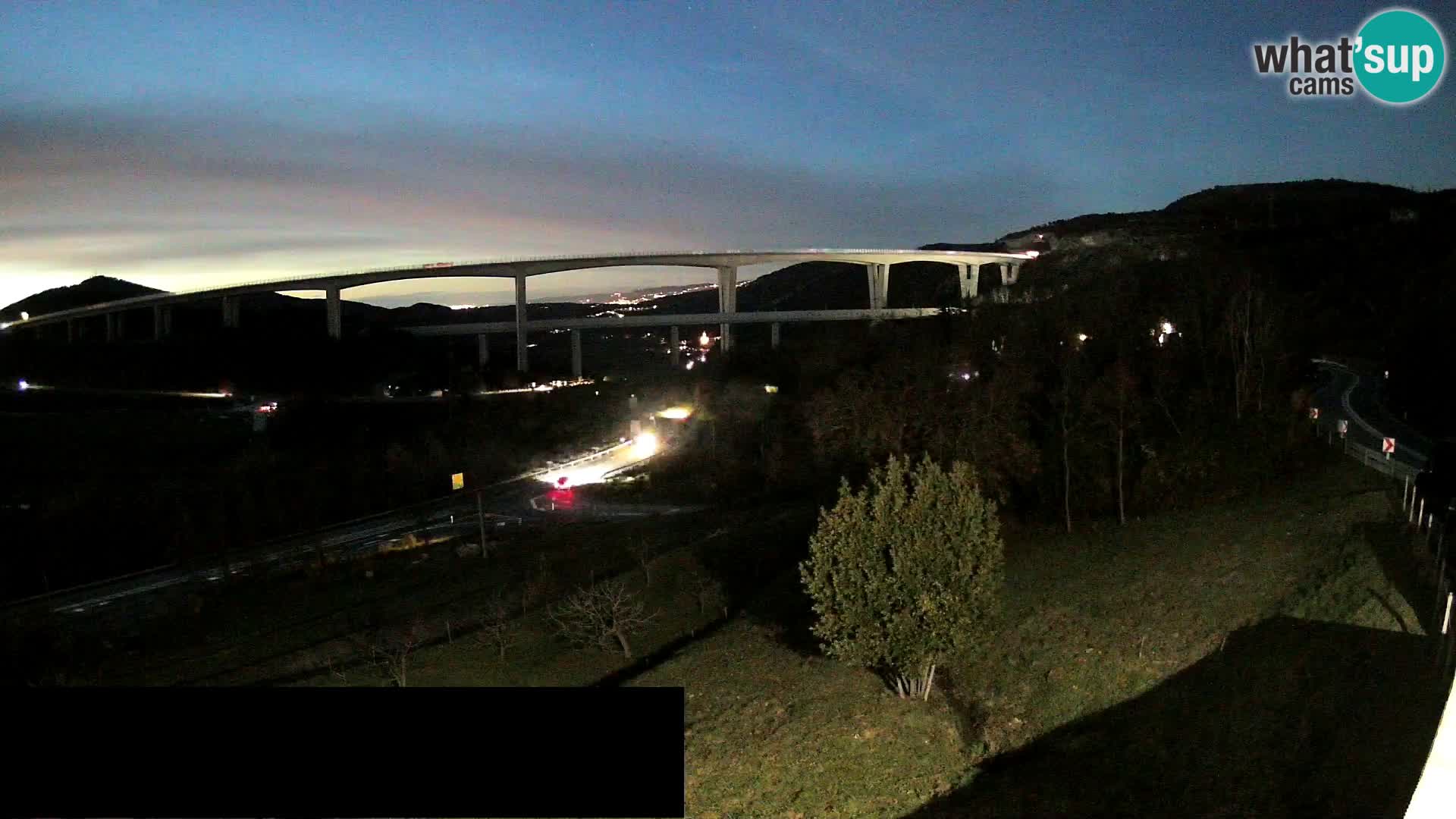 Webcam Črni Kal Viadukt – Viki Burger