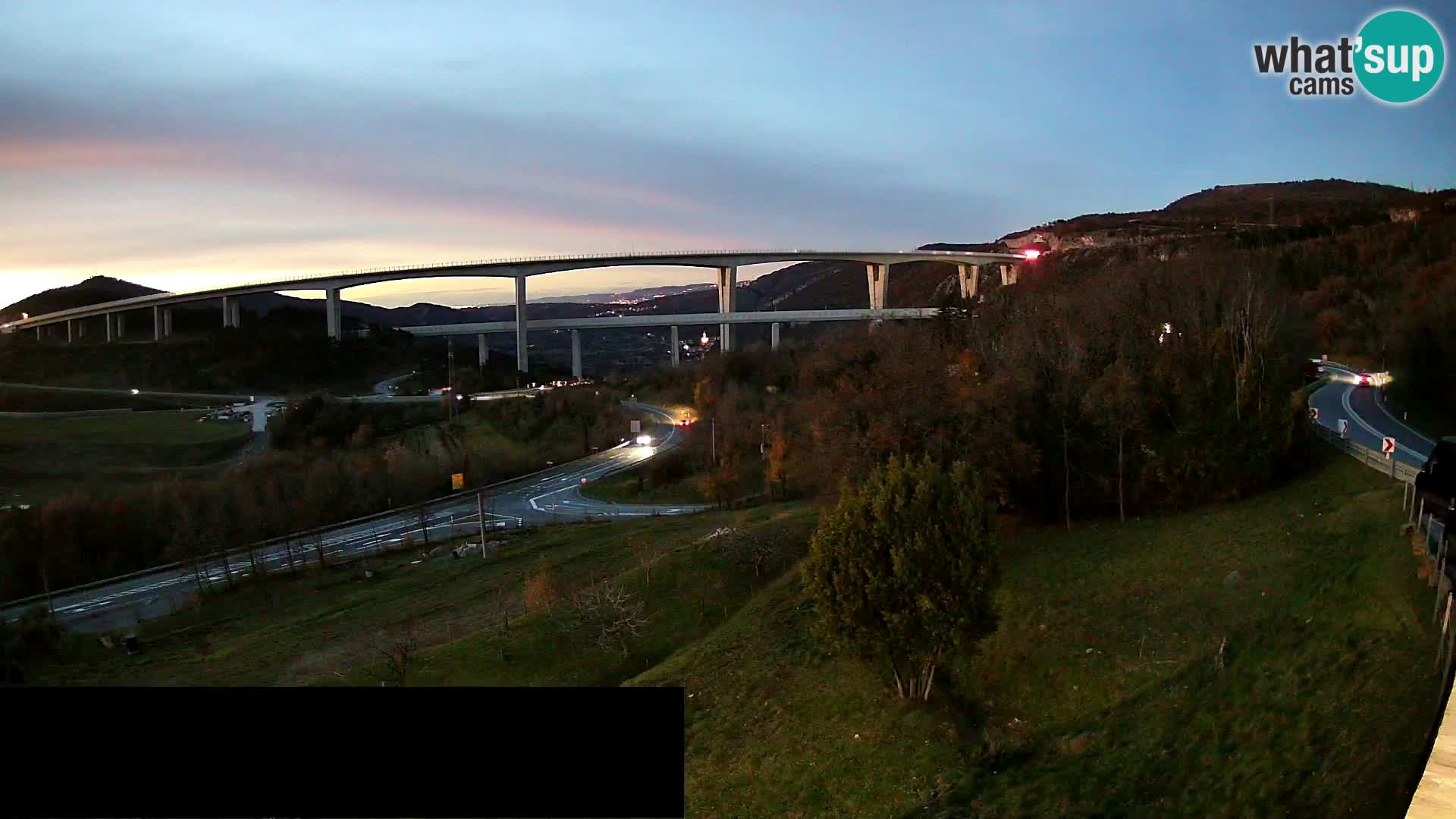 Camera en vivo Črni Kal Viaducto – Viki Burger