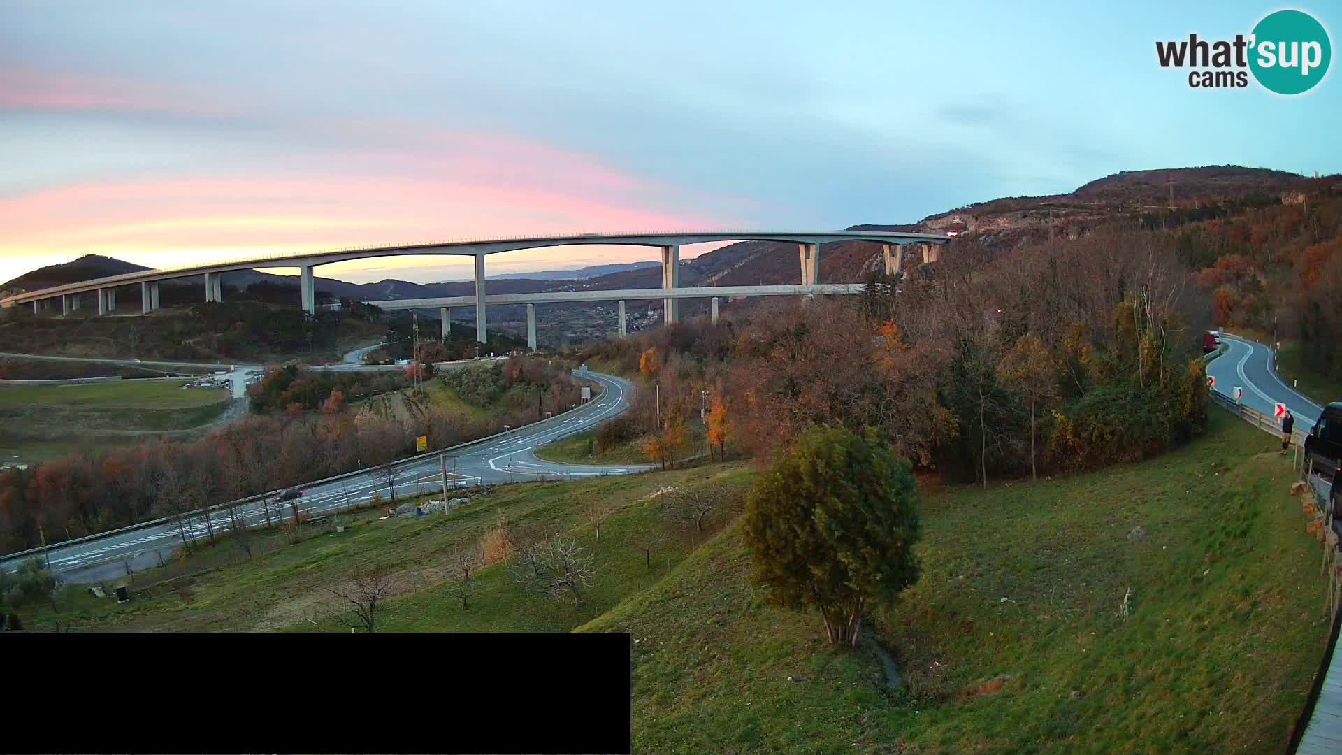Live cam Črni Kal Viaduc – Viki Burger
