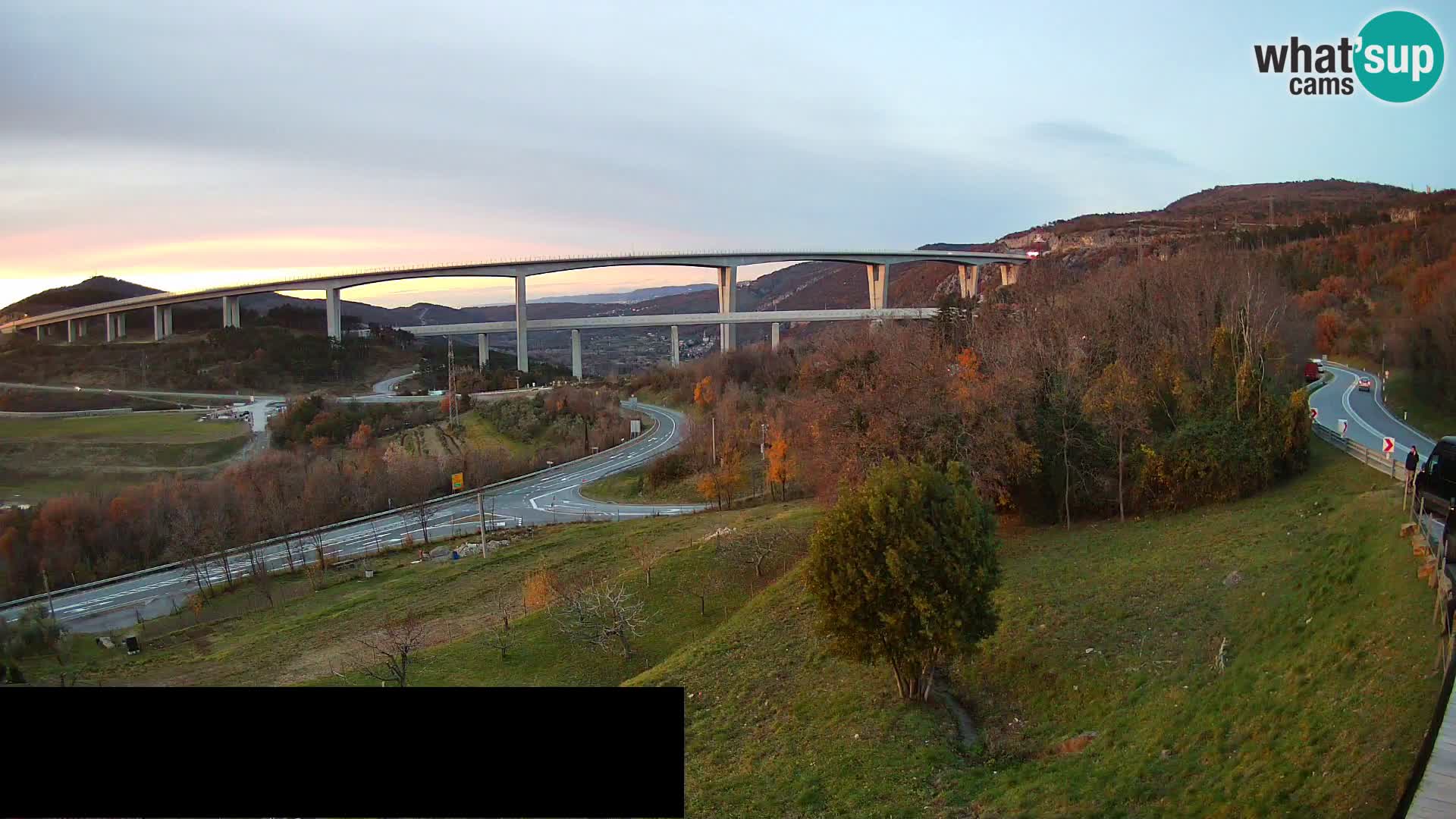 Kamera v živo Črni Kal Viadukt – pogled z Viki Burgerja