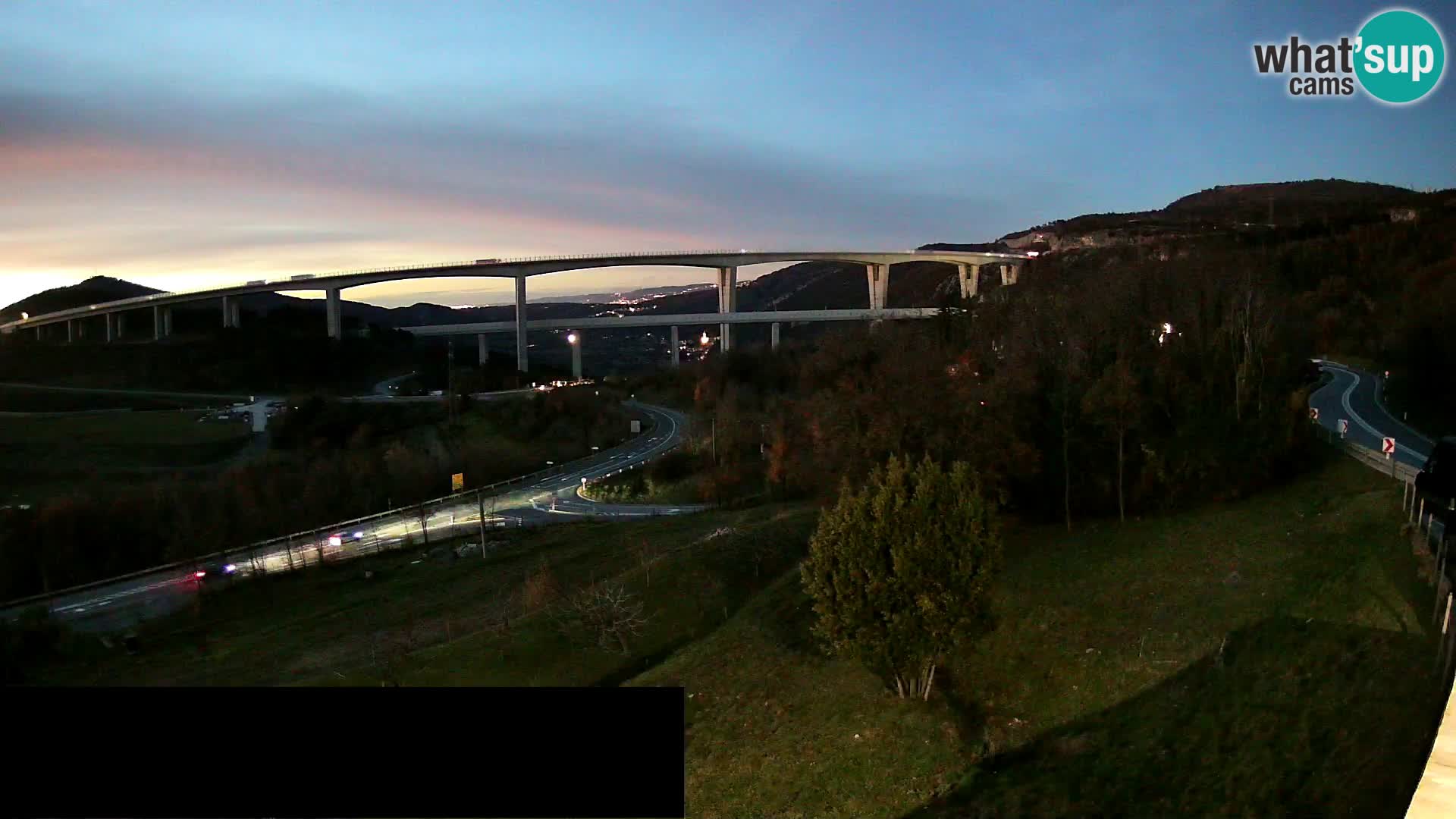 Web kamera Črni Kal Viadukt – pogled sa Viki Burgerja