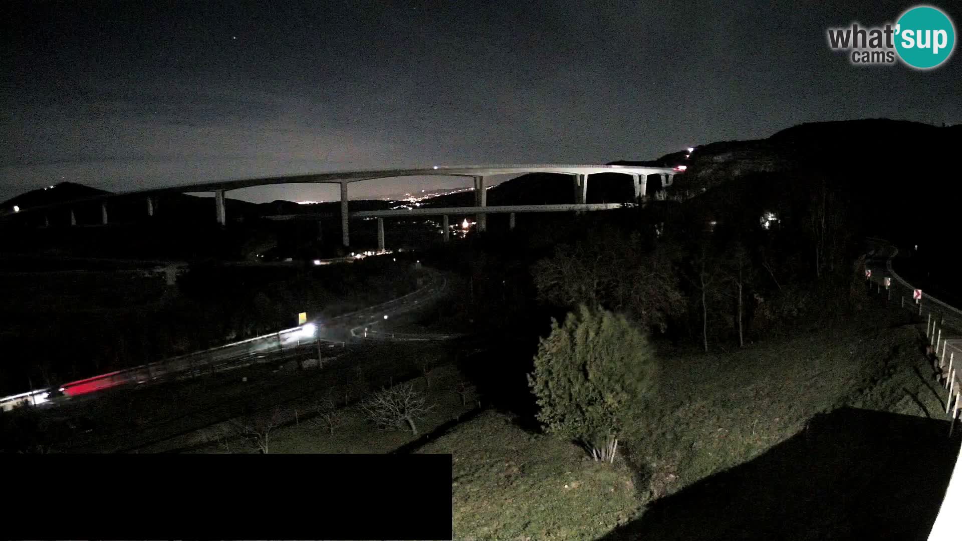 Kamera v živo Črni Kal Viadukt – pogled z Viki Burgerja