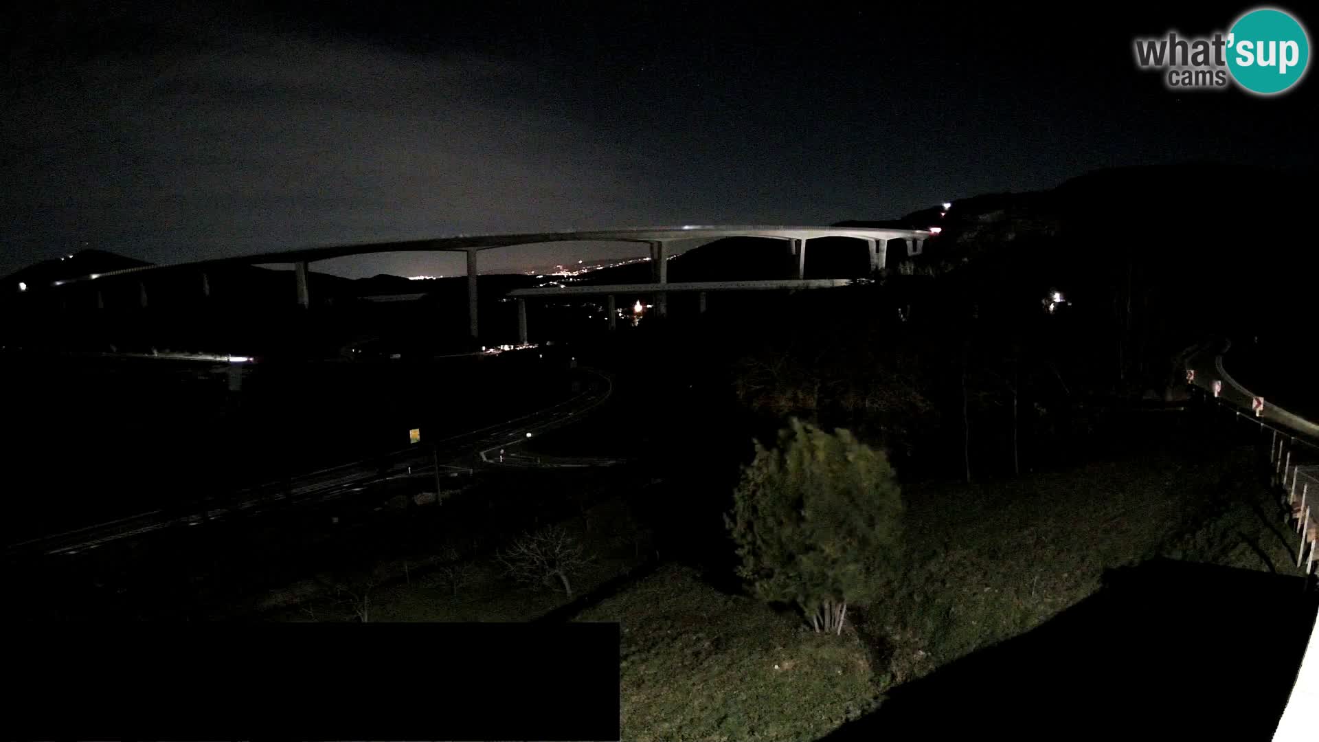 Kamera v živo Črni Kal Viadukt – pogled z Viki Burgerja