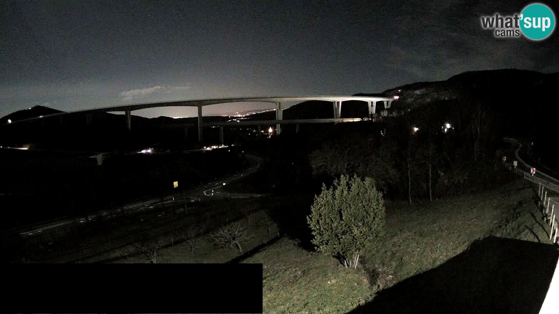 Webcam Črni Kal Viaduct – view from Viki Burger