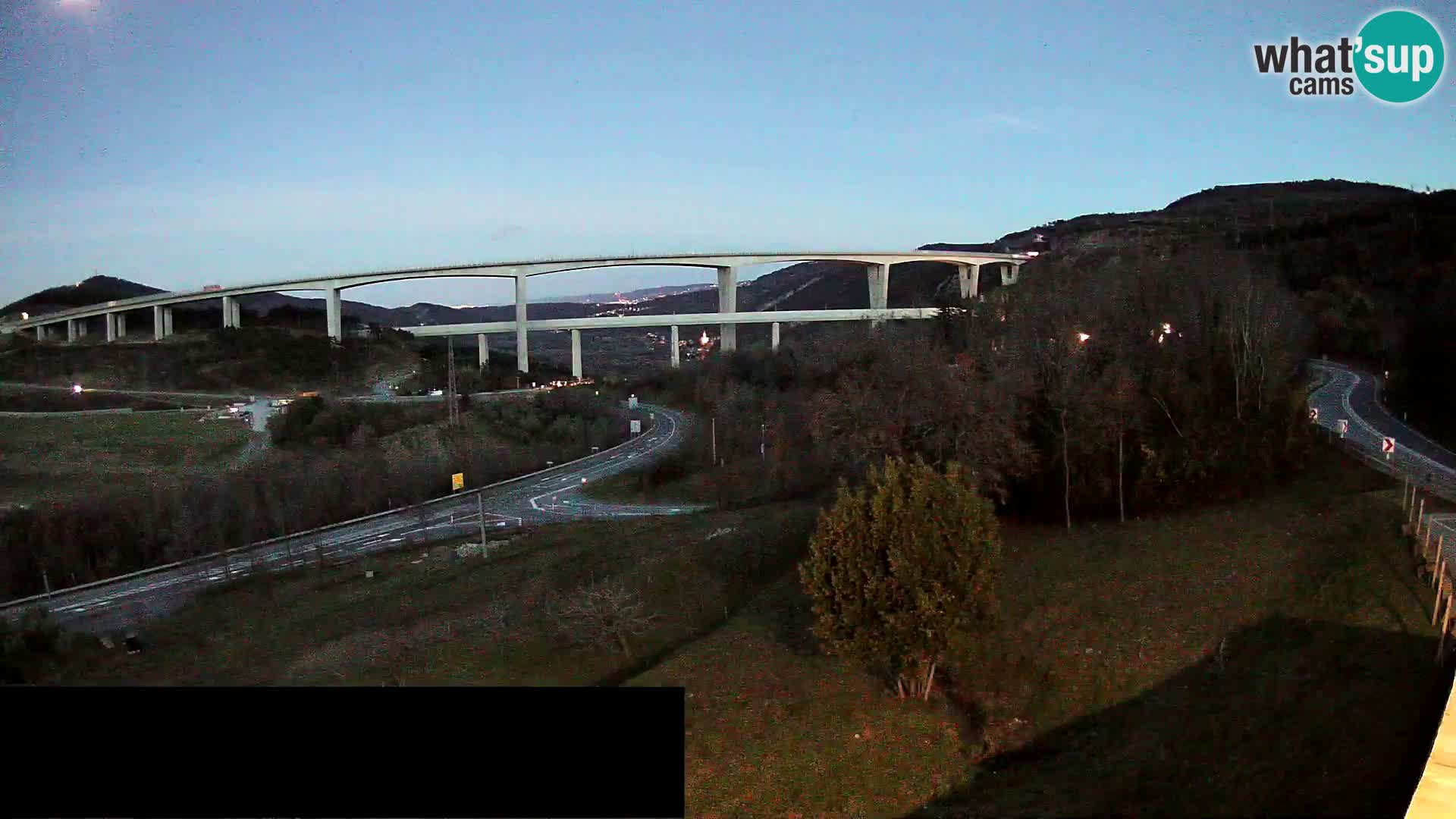 Camera en vivo Črni Kal Viaducto – Viki Burger