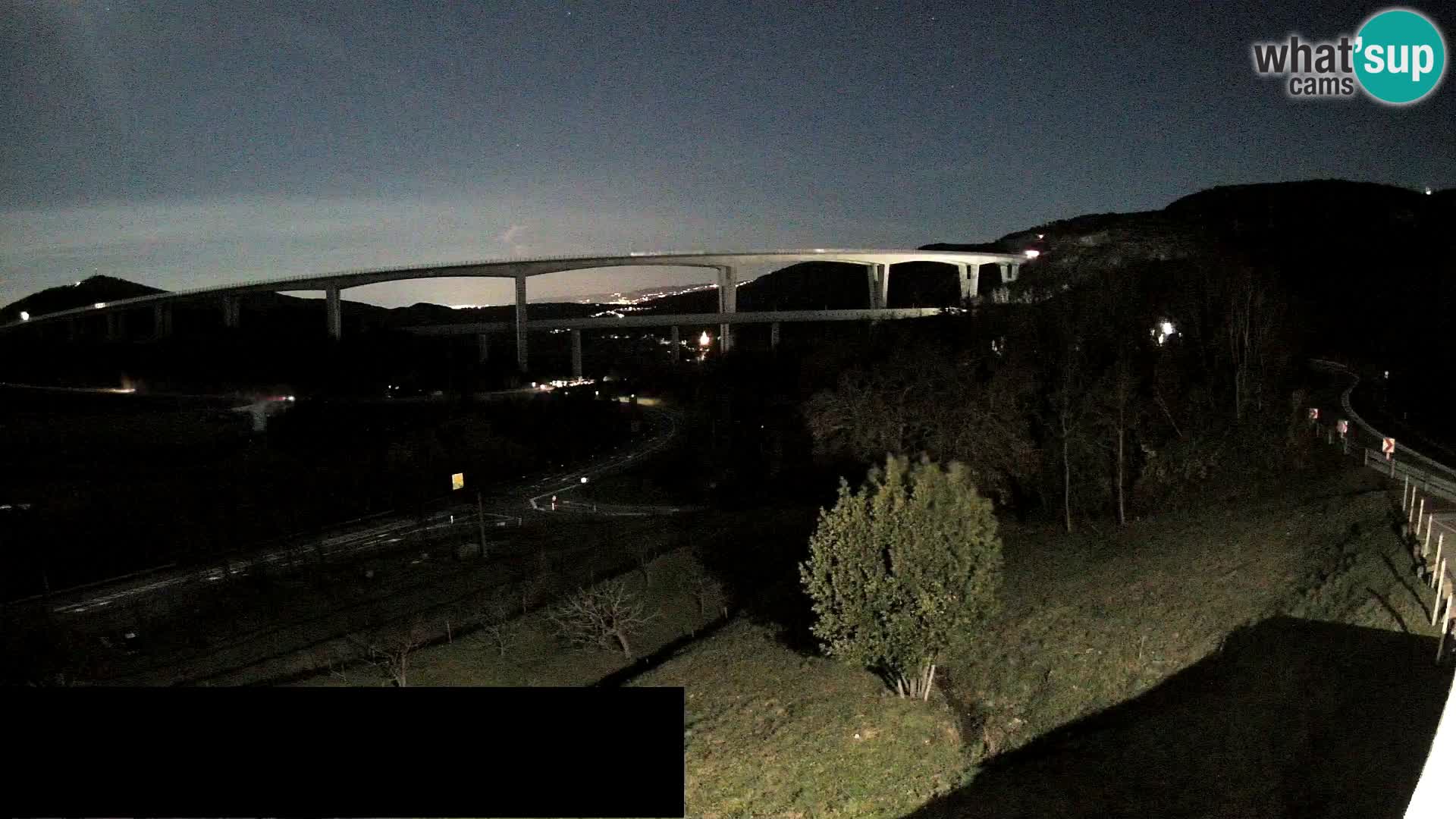 Kamera v živo Črni Kal Viadukt – pogled z Viki Burgerja