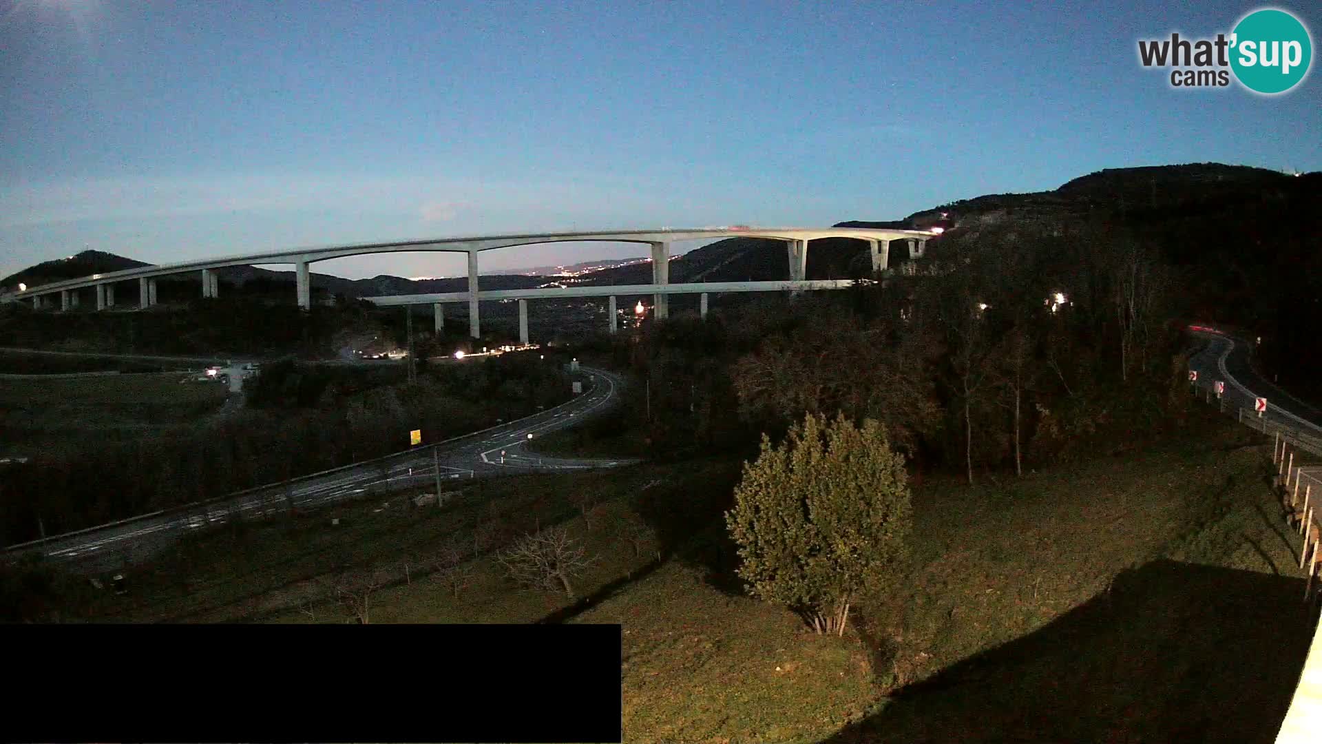 Camera en vivo Črni Kal Viaducto – Viki Burger