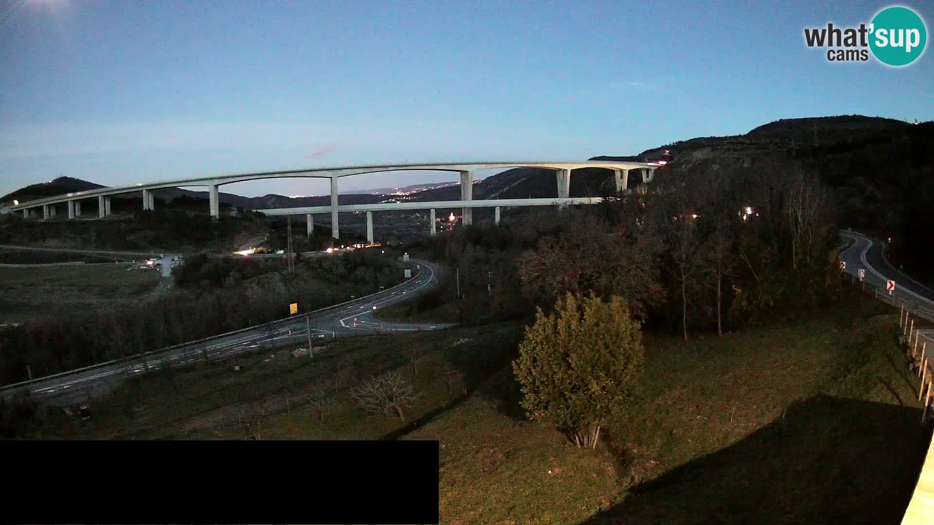 Web kamera Črni Kal Viadukt – pogled sa Viki Burgerja