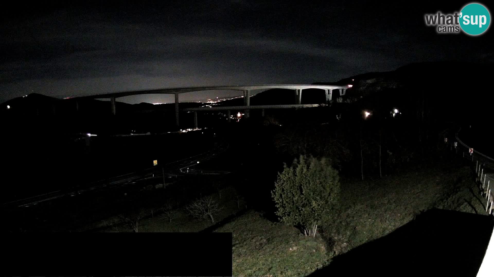 Webcam Črni Kal Viaduct – view from Viki Burger