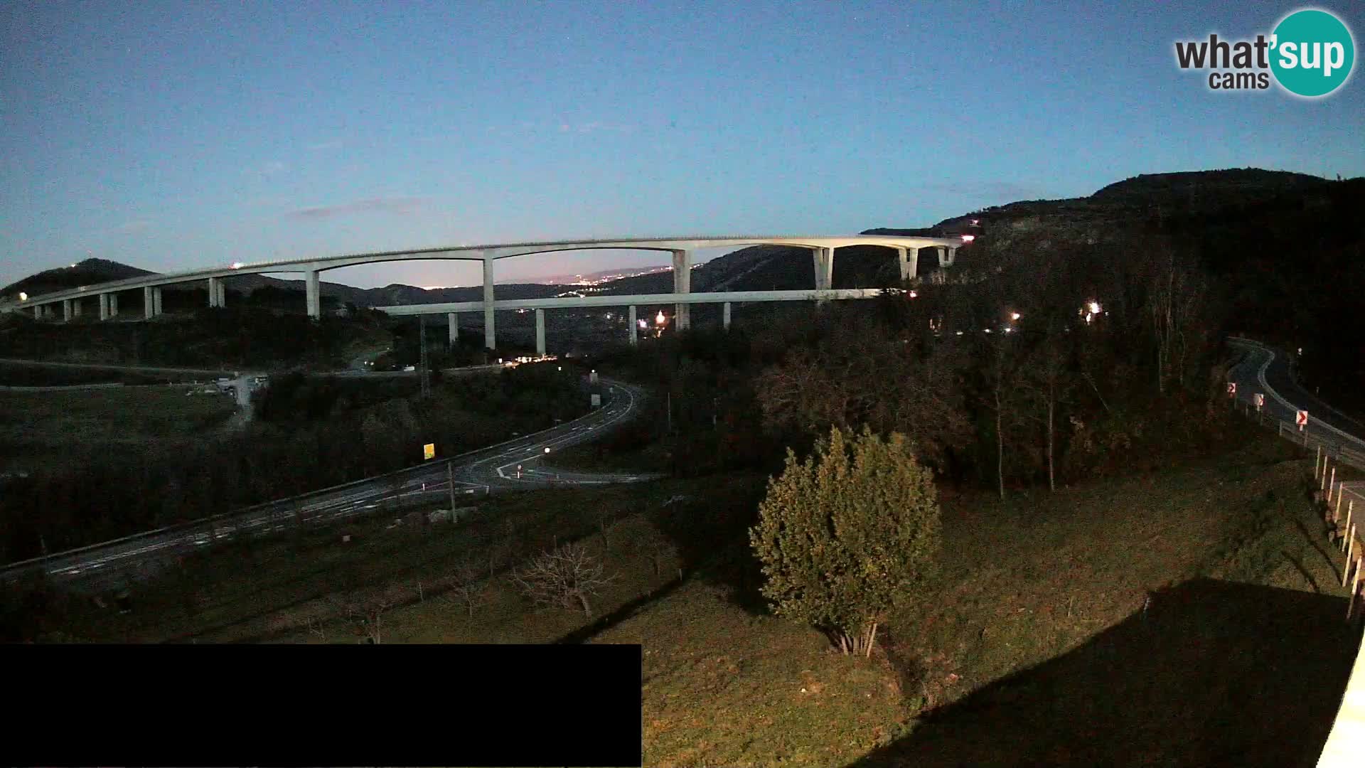 Camera en vivo Črni Kal Viaducto – Viki Burger
