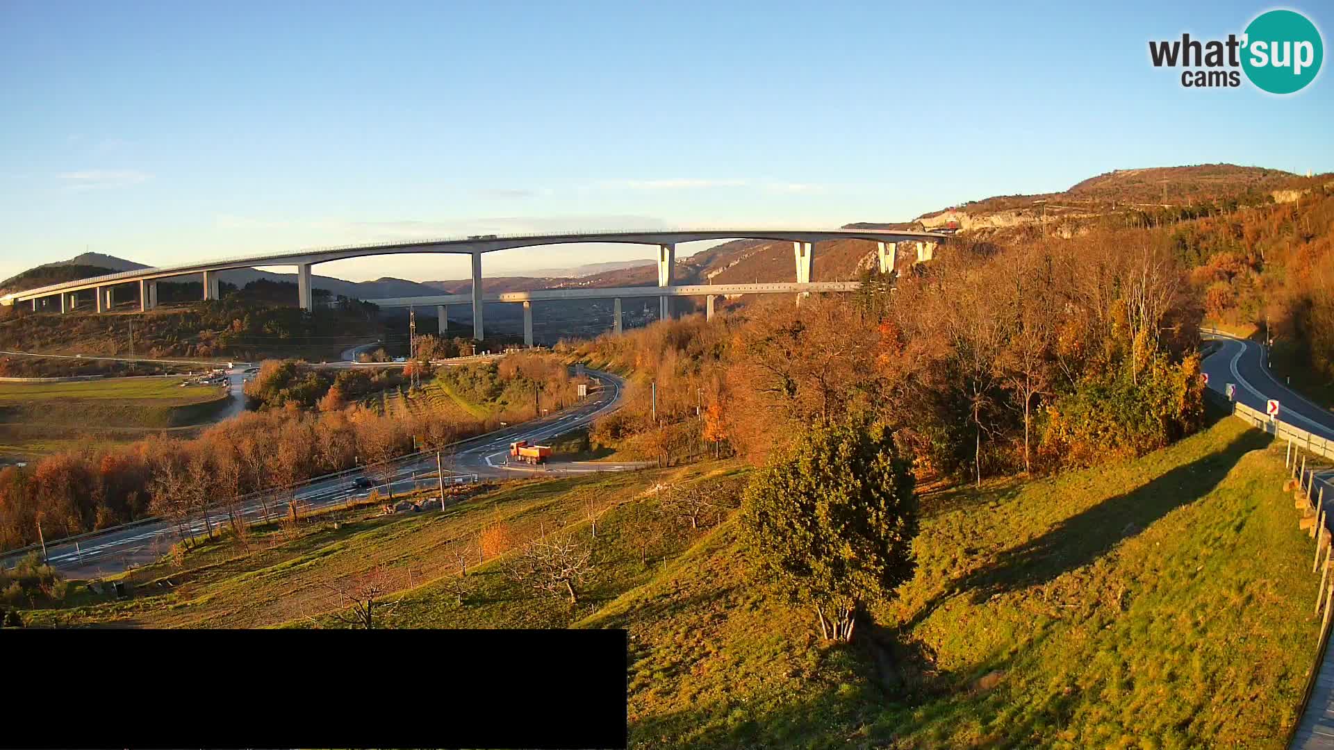 Webcam Črni Kal Viaduct – view from Viki Burger