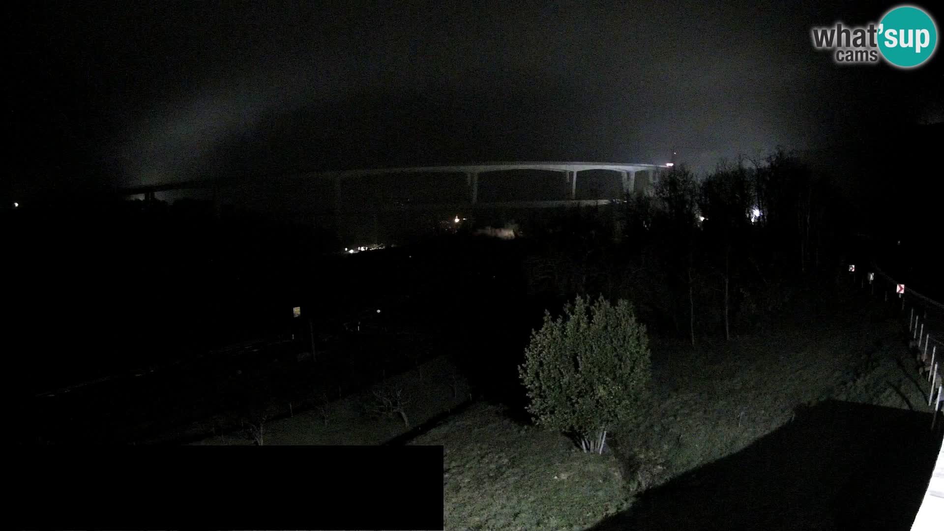 Kamera v živo Črni Kal Viadukt – pogled z Viki Burgerja