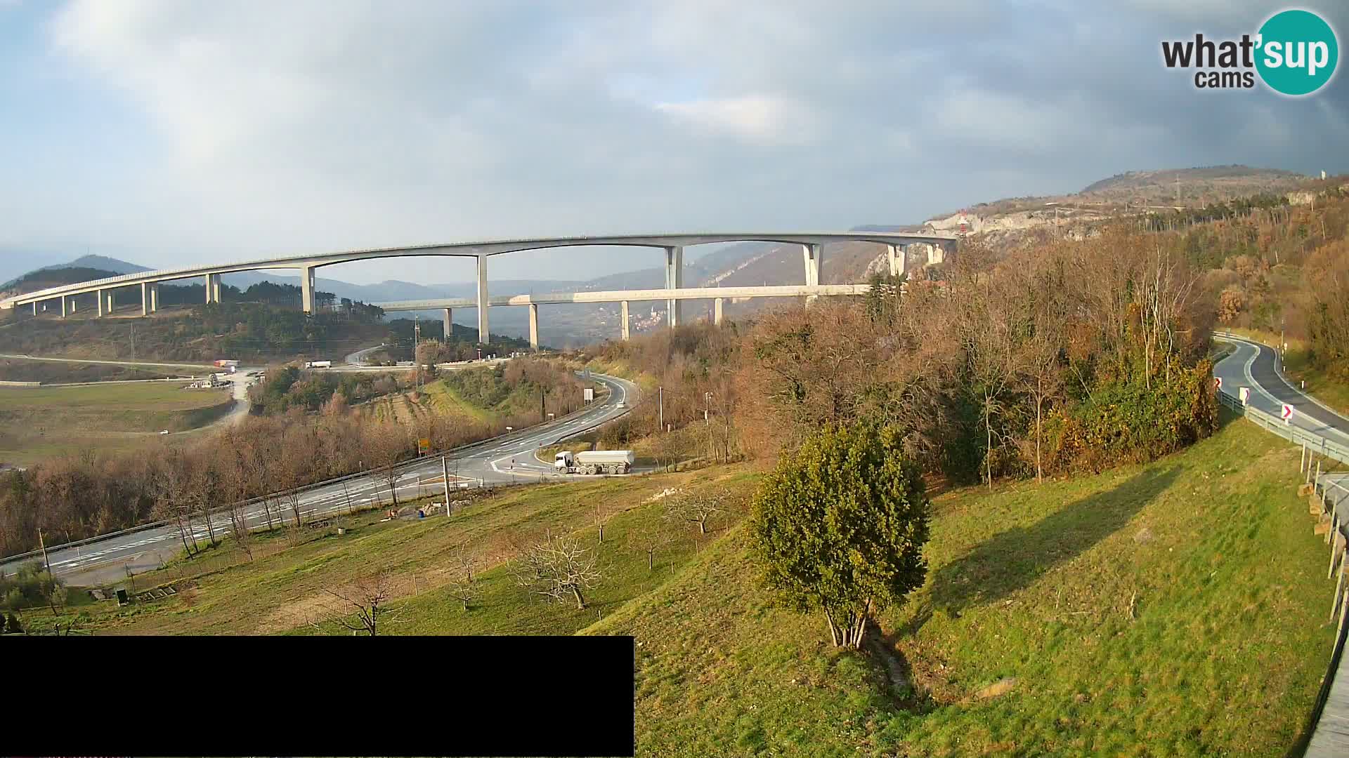 Webcam Črni Kal Viaduct – view from Viki Burger
