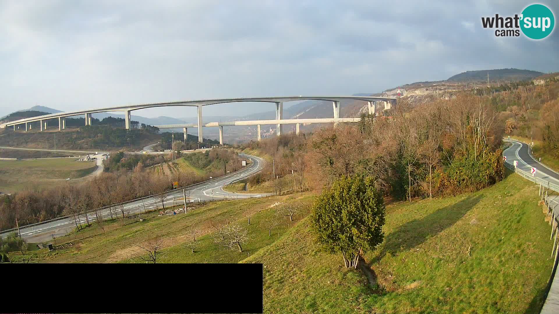 Kamera v živo Črni Kal Viadukt – pogled z Viki Burgerja