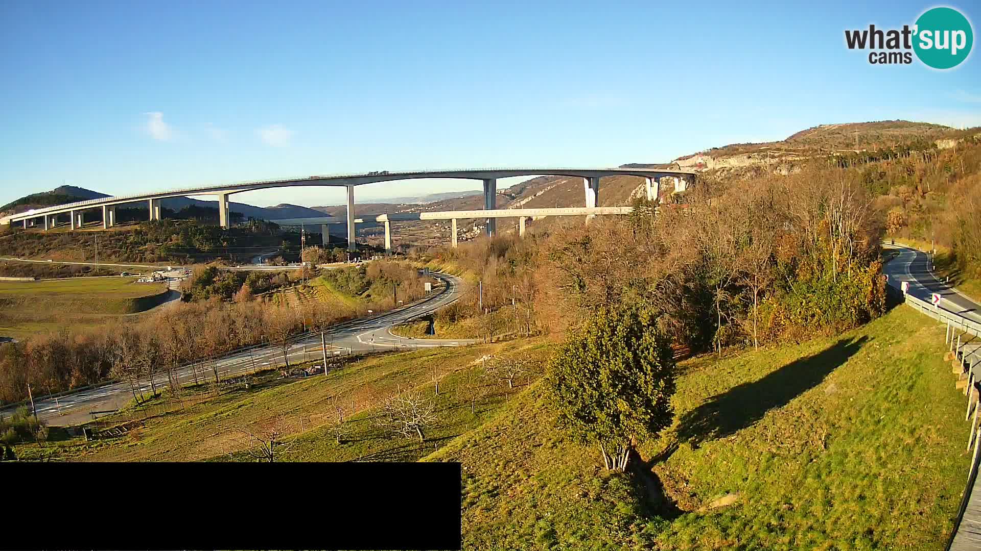 Kamera v živo Črni Kal Viadukt – pogled z Viki Burgerja