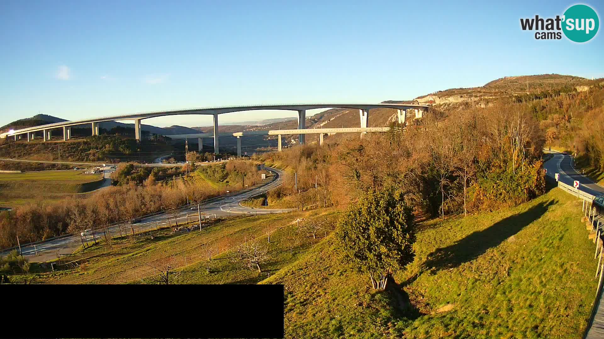 Kamera v živo Črni Kal Viadukt – pogled z Viki Burgerja