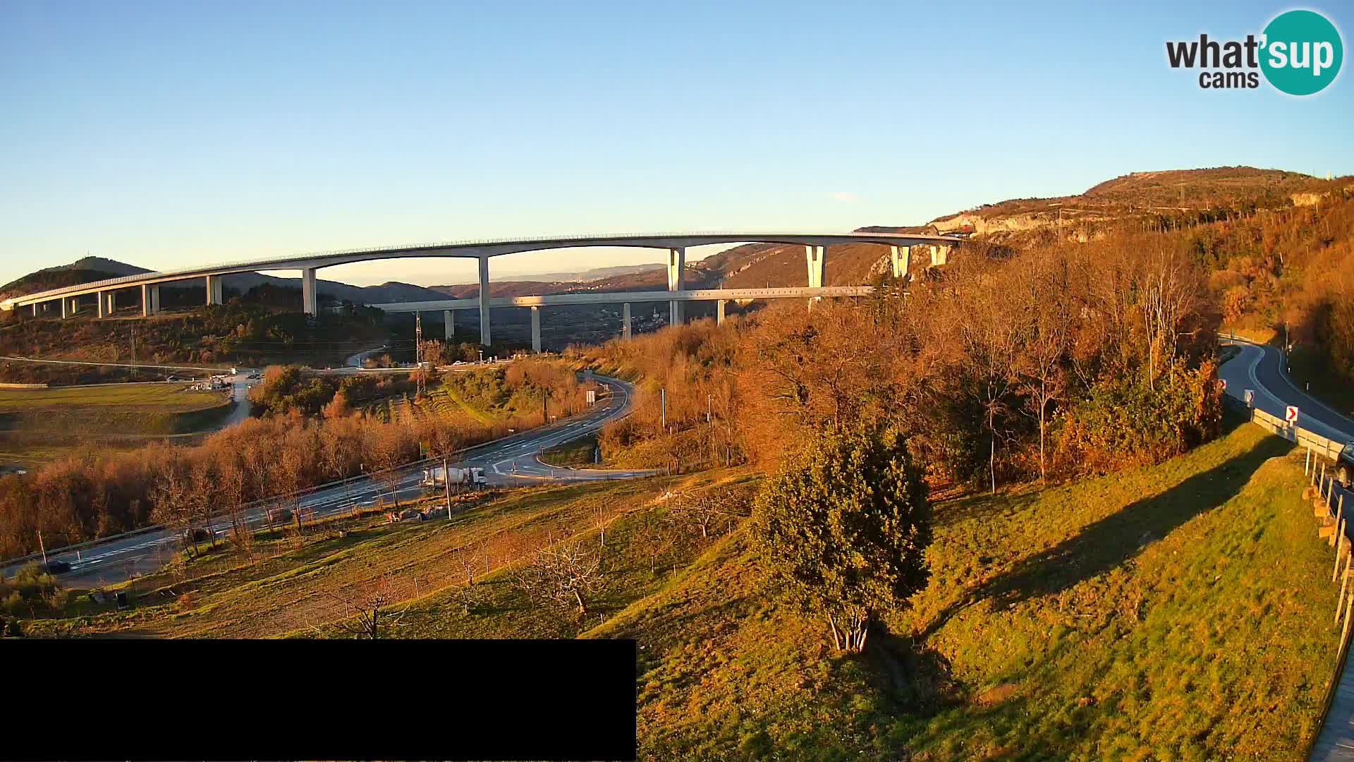 Camera en vivo Črni Kal Viaducto – Viki Burger