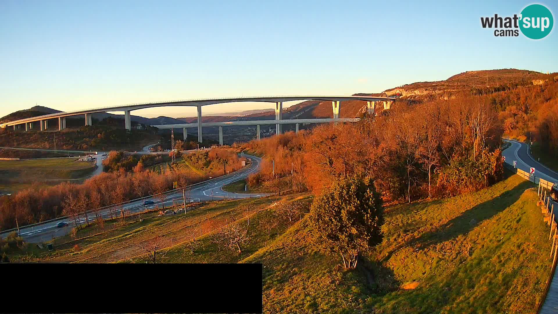 Livecam Črni Kal Viadotto – panorama dal Viki Burger