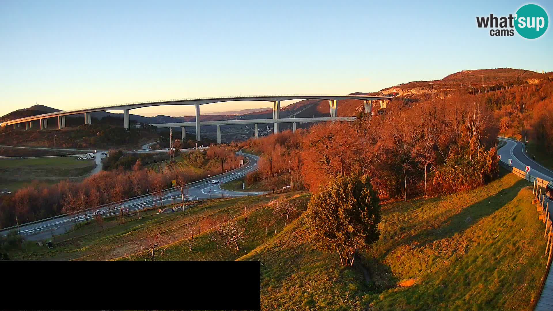 Live cam Črni Kal Viaduc – Viki Burger