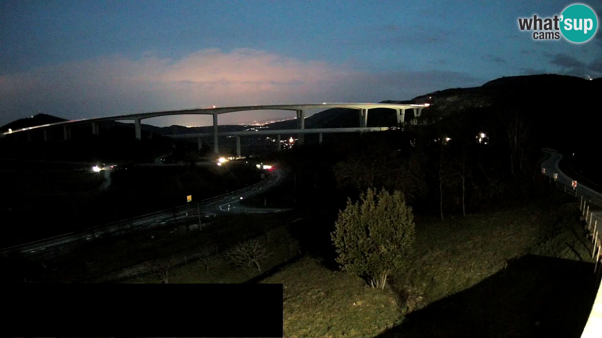 Webcam Črni Kal Viadukt – Viki Burger