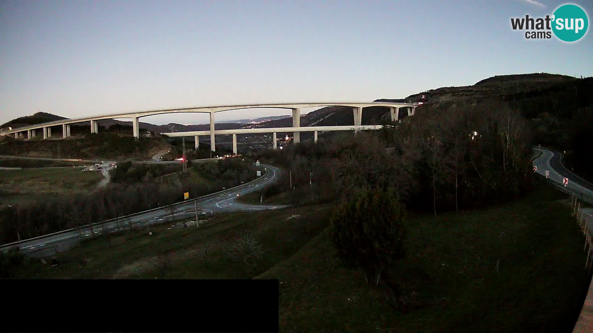 Camera en vivo Črni Kal Viaducto – Viki Burger