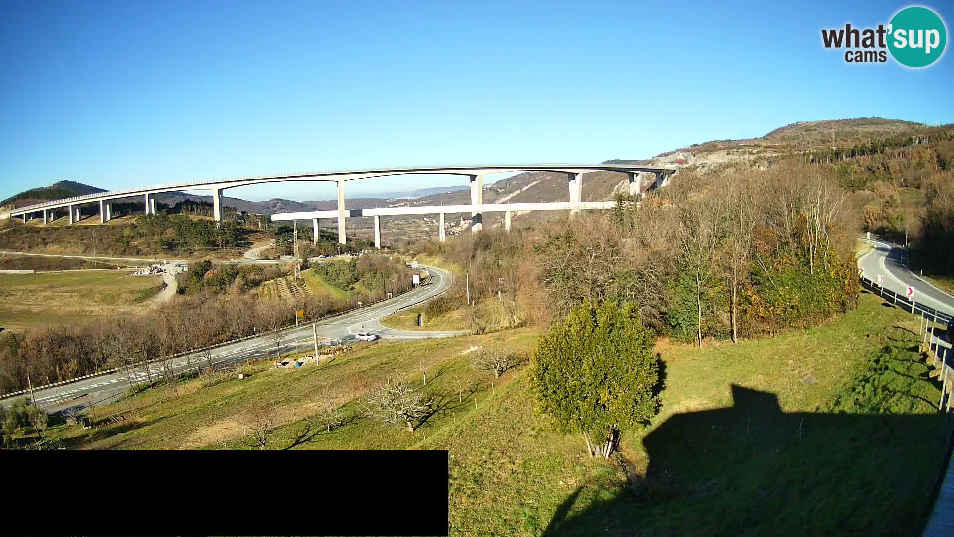 Kamera v živo Črni Kal Viadukt – pogled z Viki Burgerja