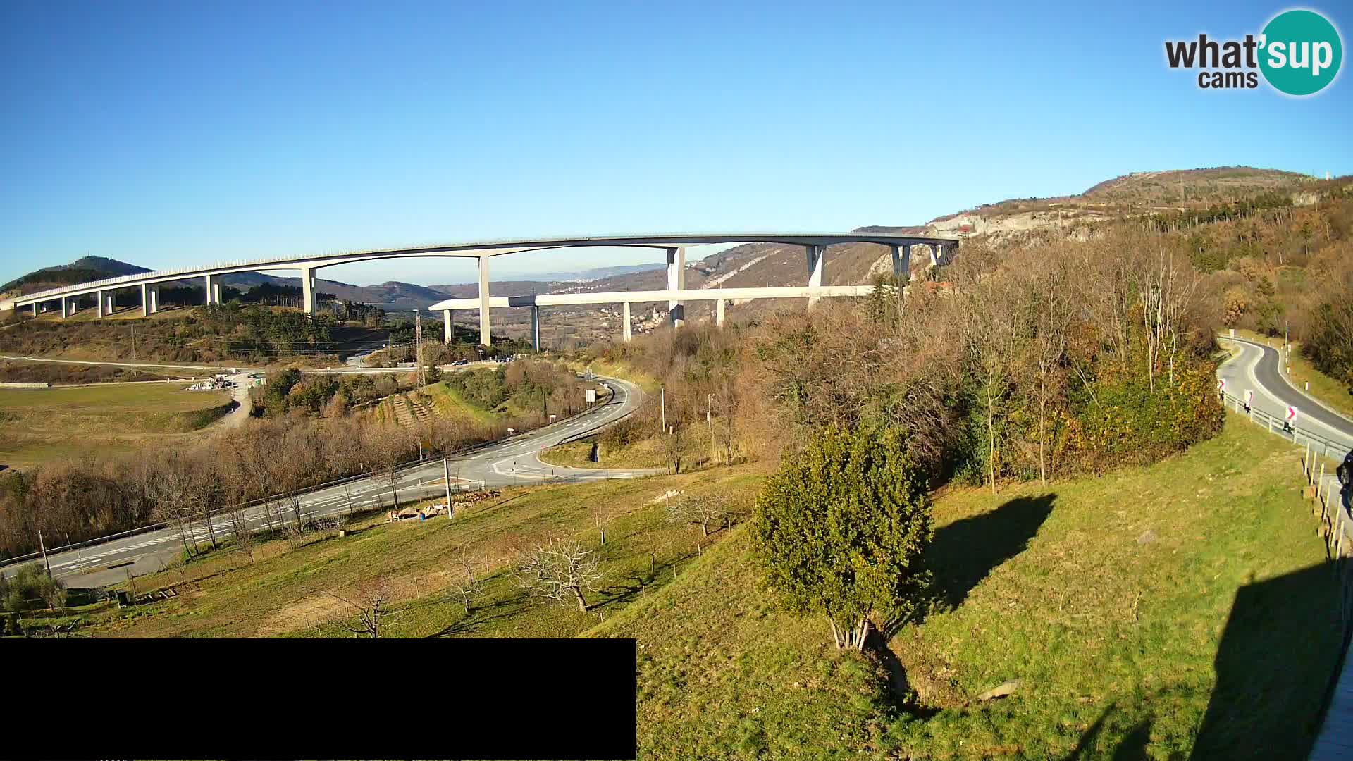 Webcam Črni Kal Viaduct – view from Viki Burger