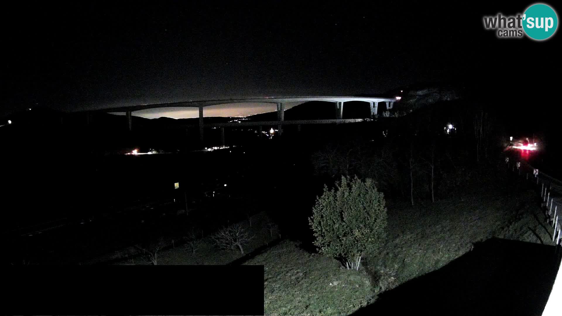 Webcam Črni Kal Viaduct – view from Viki Burger