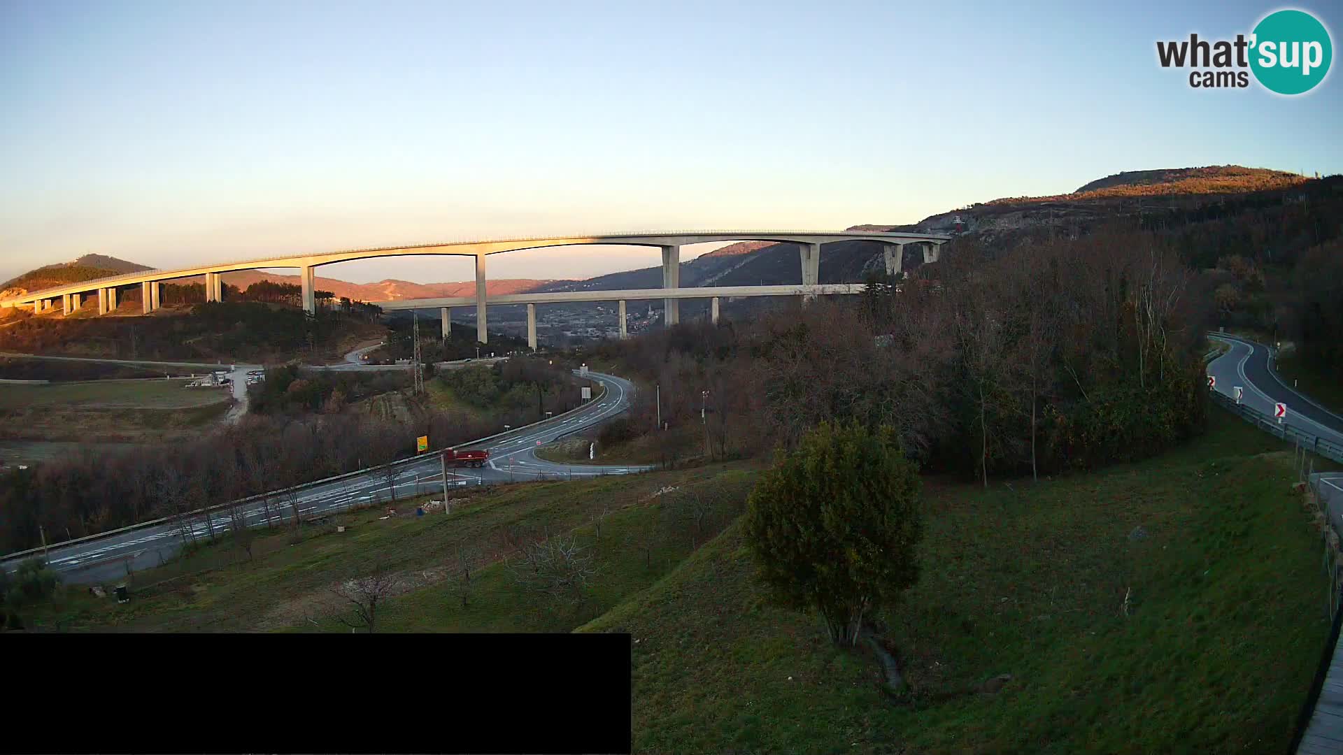Web kamera Črni Kal Viadukt – pogled sa Viki Burgerja