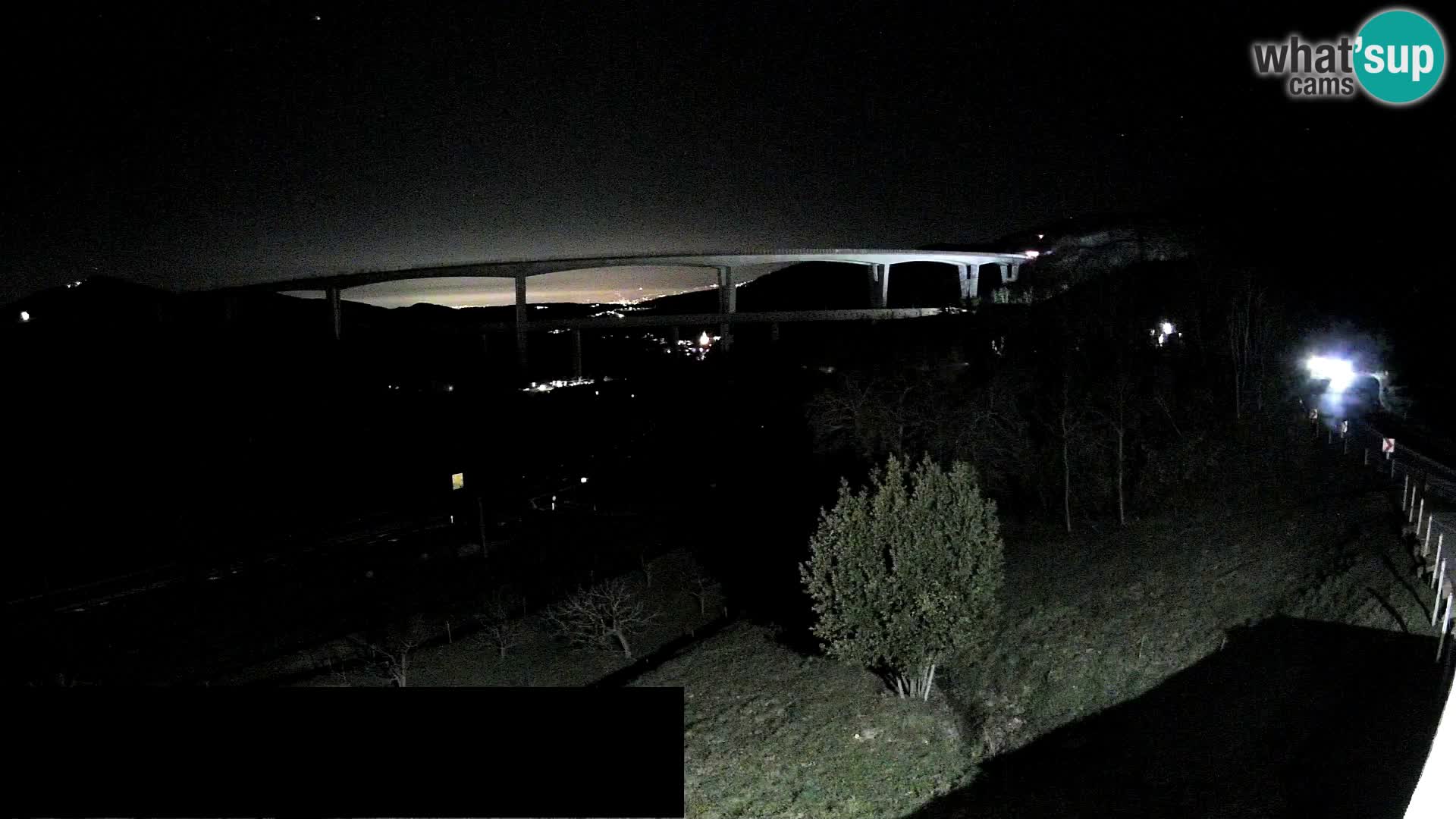 Kamera v živo Črni Kal Viadukt – pogled z Viki Burgerja