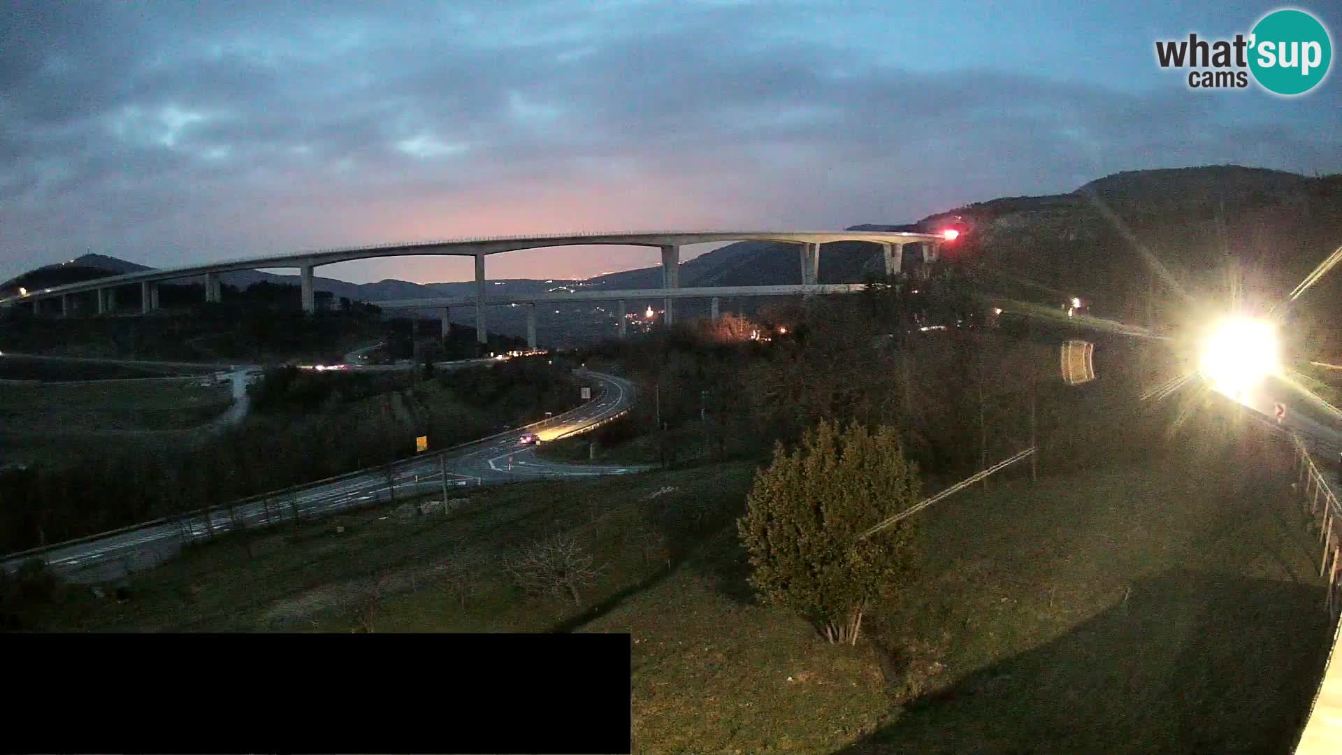 Webcam Črni Kal Viadukt – Viki Burger