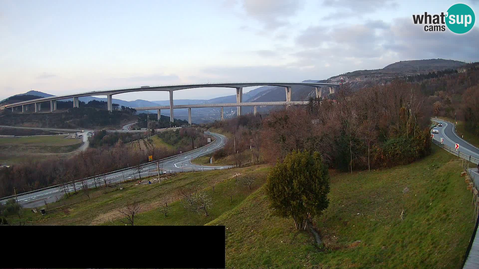 Webcam Črni Kal Viaduct – view from Viki Burger