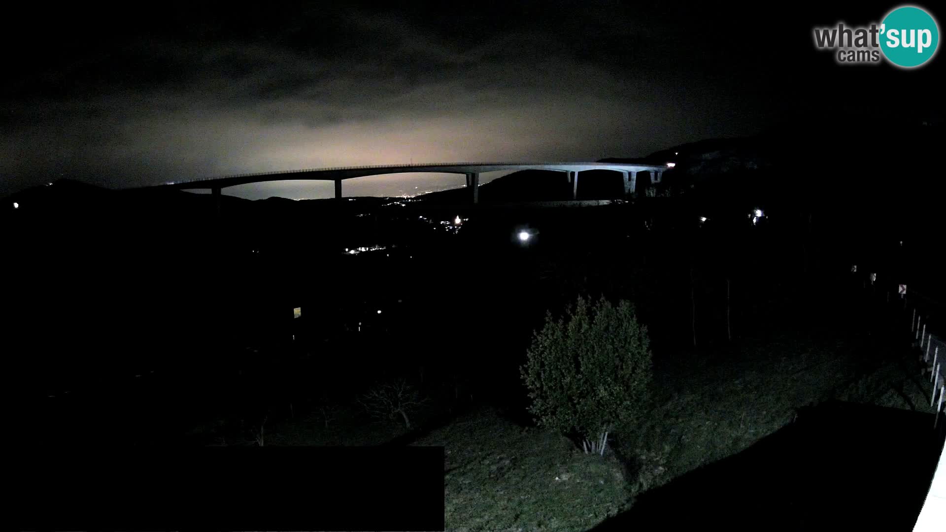 Webcam Črni Kal Viaduct – view from Viki Burger